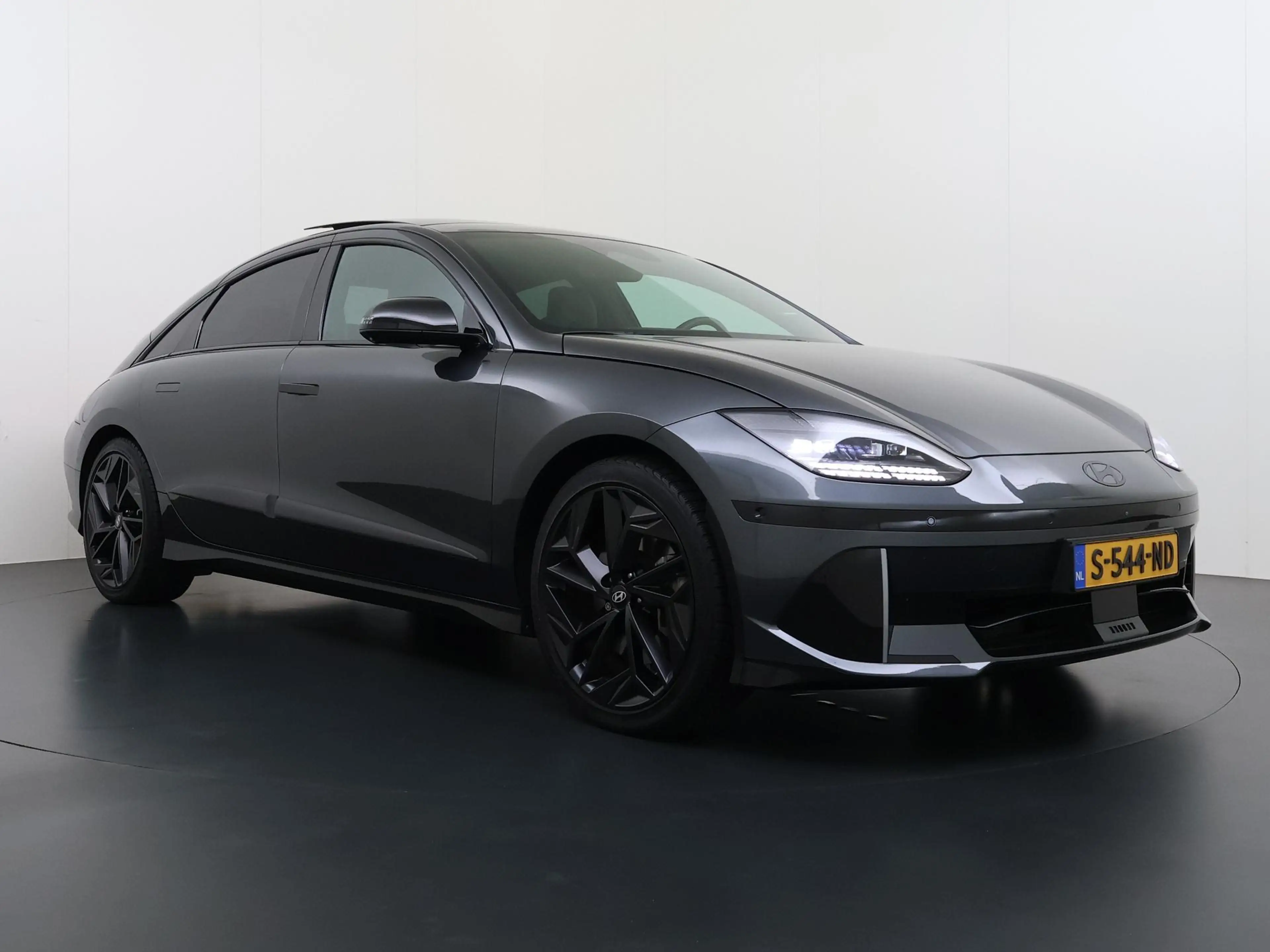 Hyundai IONIQ 6 First Edition AWD 77.4 kWh SOH 100% | PANO | STOEL — photo 3