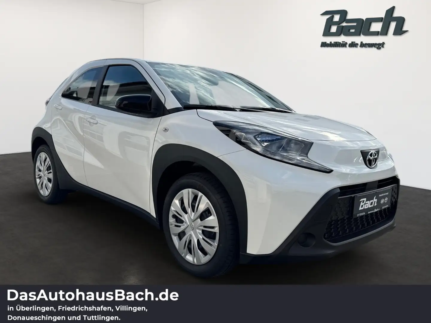 Toyota Aygo X 1,0 5-Türer Play ACC+Fernlichtass.+Kam. Weiß - 2