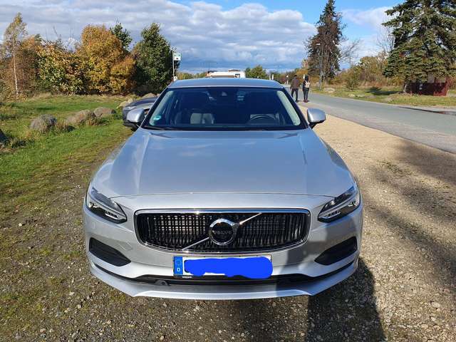 Volvo S90 Momentum