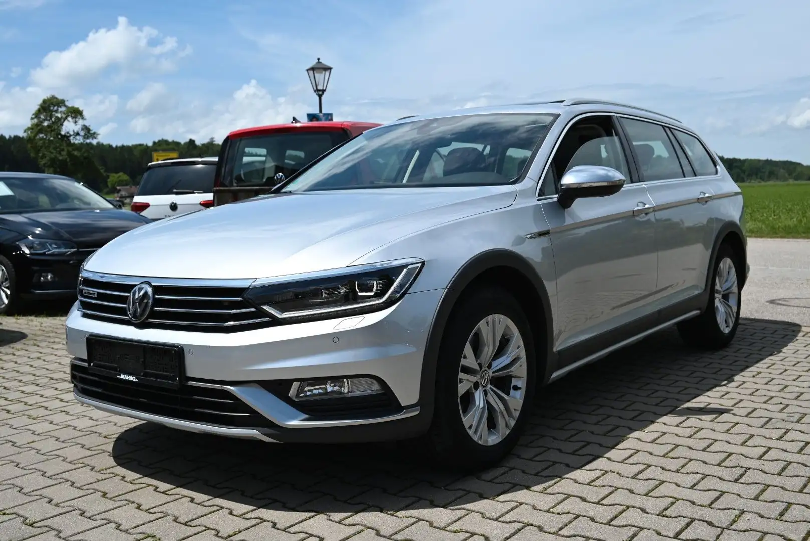 Volkswagen Passat Alltrack /Matrix/Pano/AHK/Virtual C/ ACC Plateado - 1