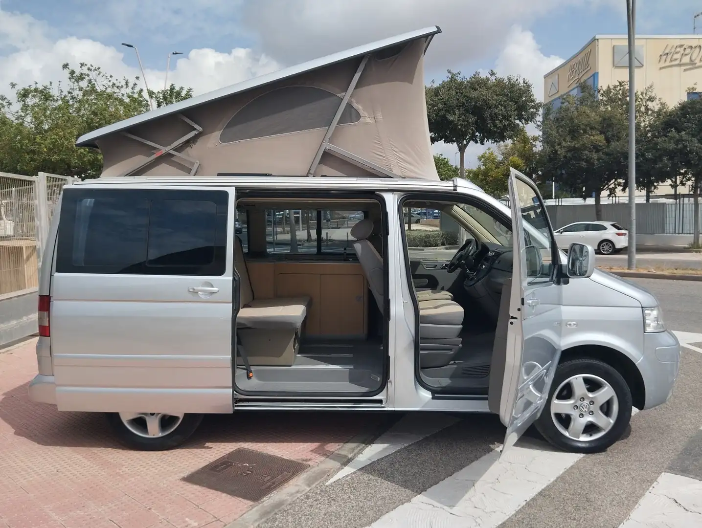 Volkswagen T5 California 2.5TDI Confortline - 1