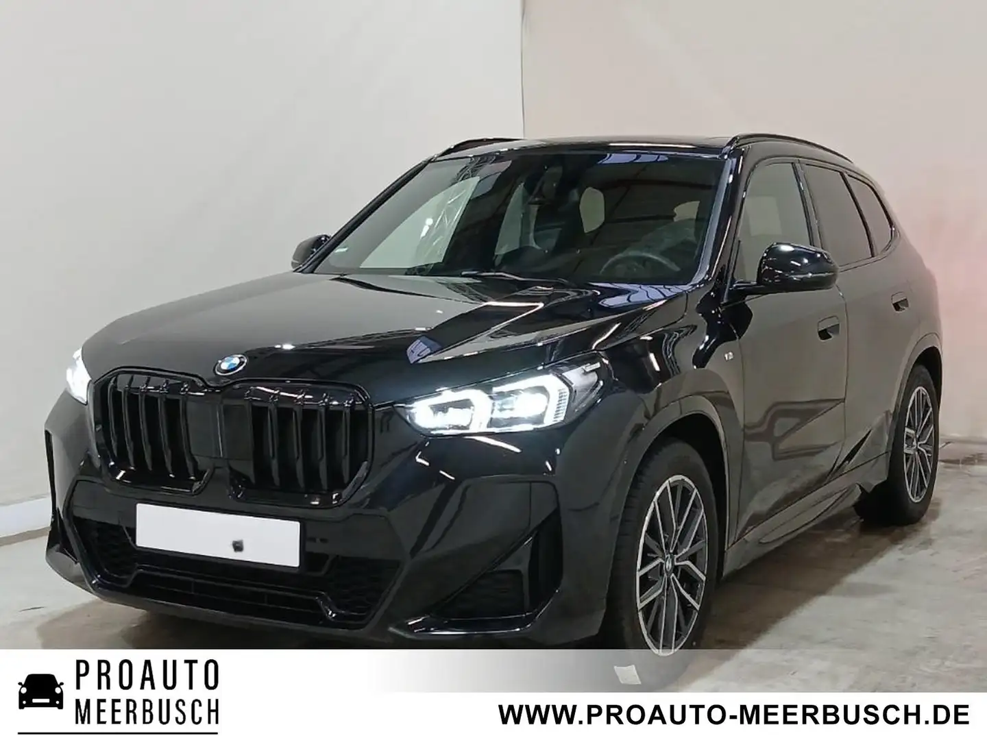 BMW X1 23d xDrive M Sport AHK/ADAPTLED/MMRY/PANO/RFK Schwarz - 1