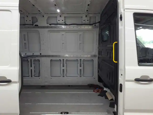 Volkswagen Crafter view 9
