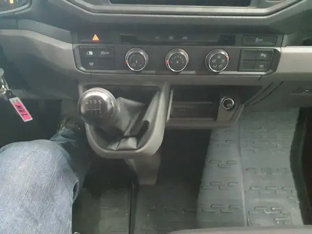 Volkswagen Crafter view 13