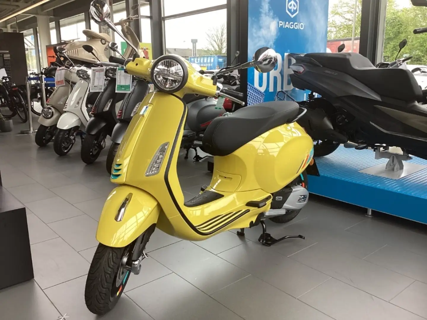 Vespa Primavera 50 S Giallo Vorführfahrzeug Gelb - 1