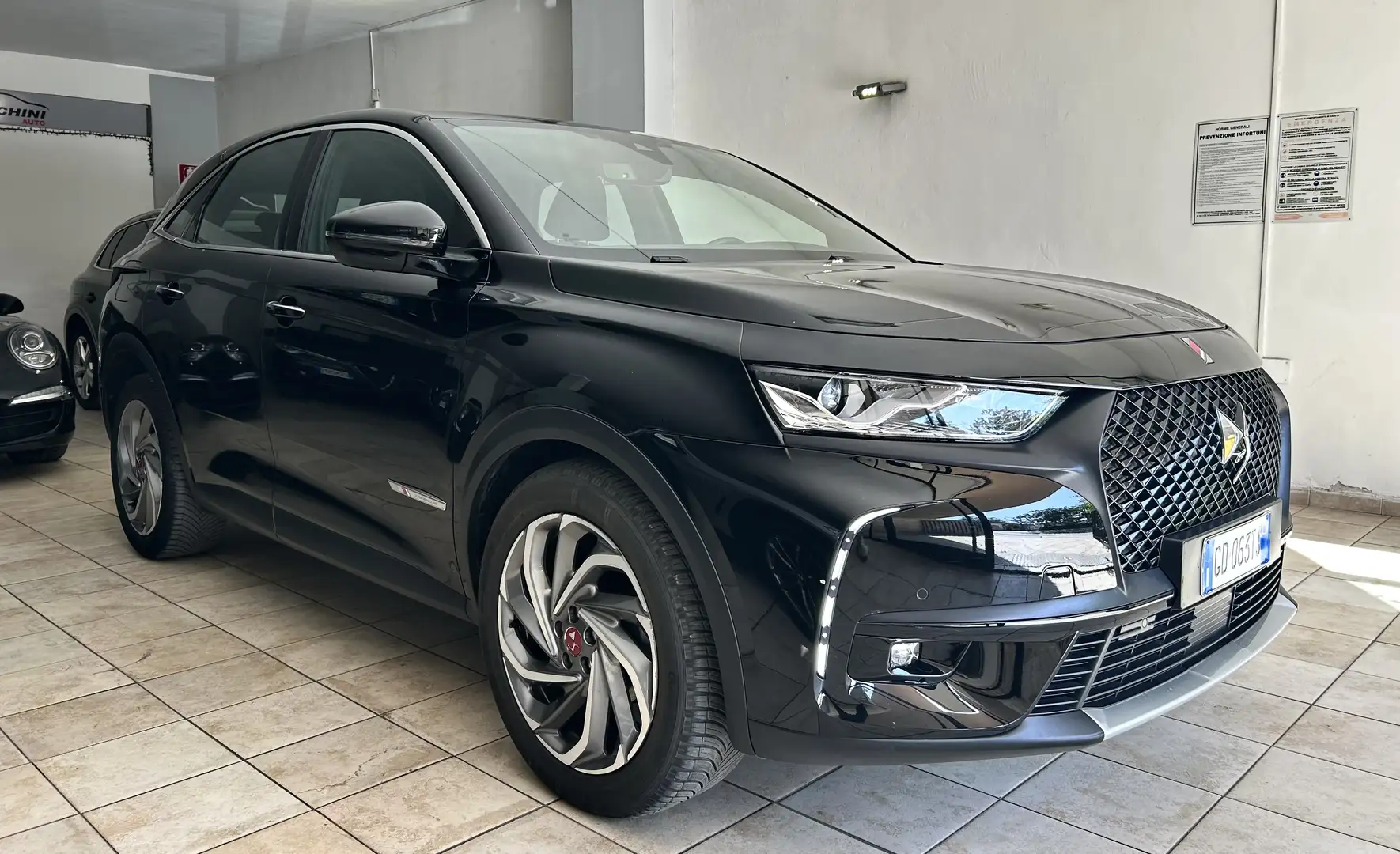 DS Automobiles DS 7 Crossback 1.5 bluehdi Performance Line 130cv auto Nero - 2
