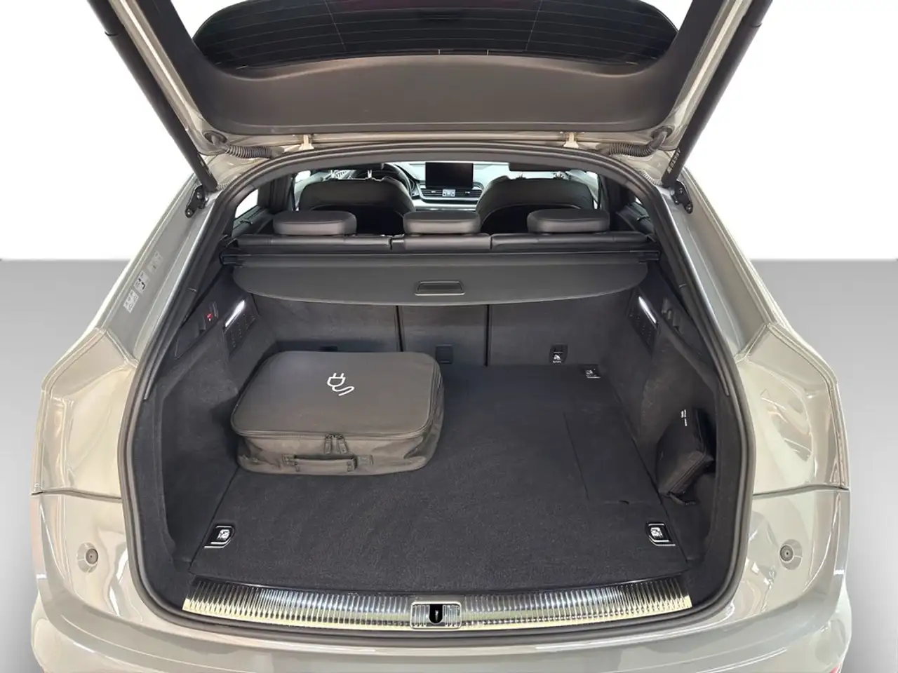 Audi Q5 Sportback 55 TFSI e quattro S tronic S line AHK..., миниатюра 11