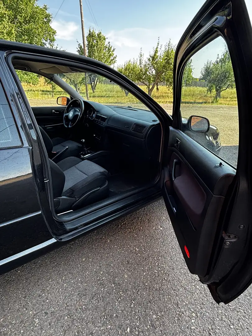 Volkswagen Golf 1.9TDI Advance 101 Cv - 2