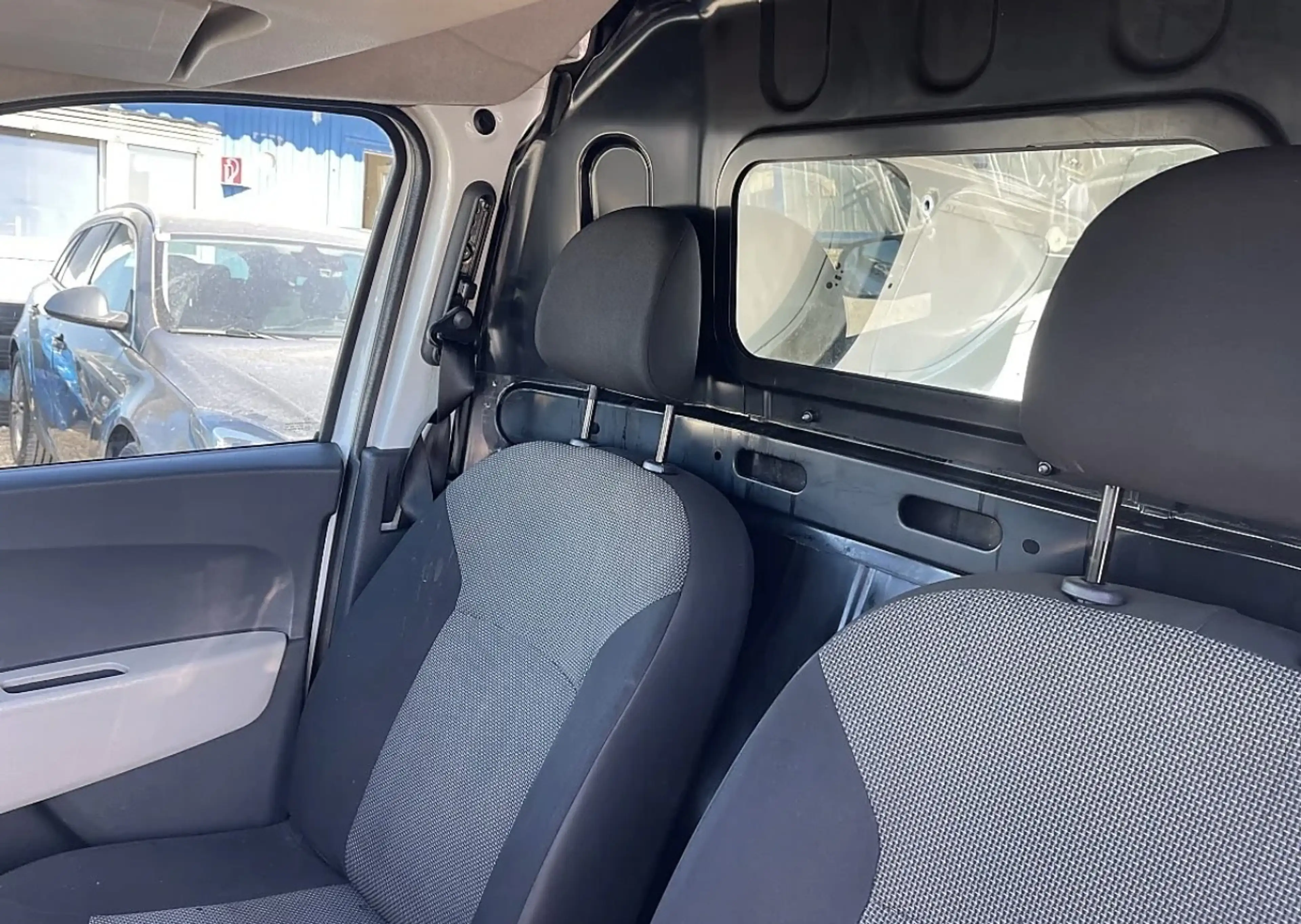 Dacia Dokker Dacia Dokker Van dCi 75 Transporter / Kastenwagen — photo 11