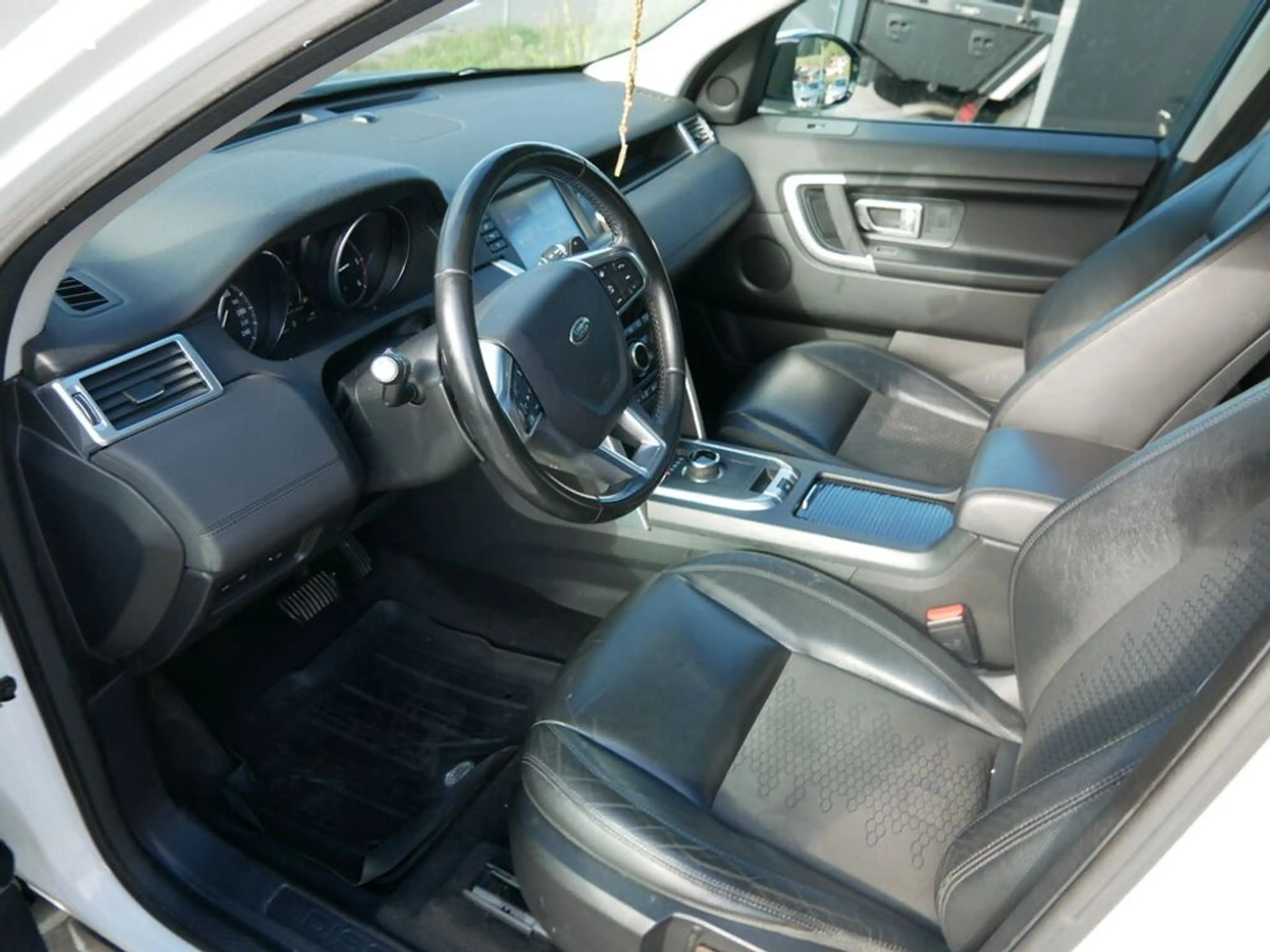 Land Rover Discovery Sport 2,0 TD4 4WD SE Aut. — photo 10