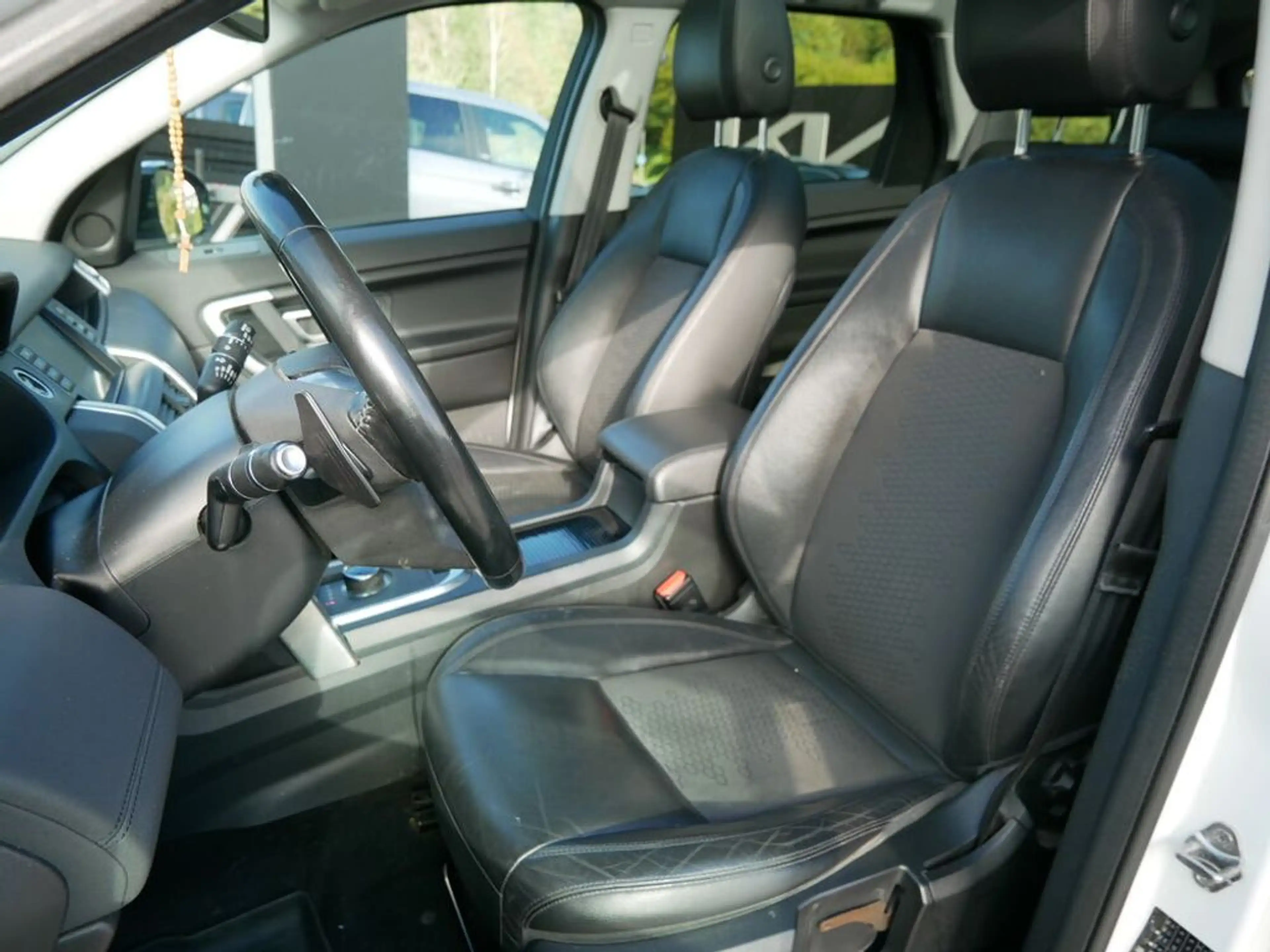 Land Rover Discovery Sport 2,0 TD4 4WD SE Aut. — photo 12