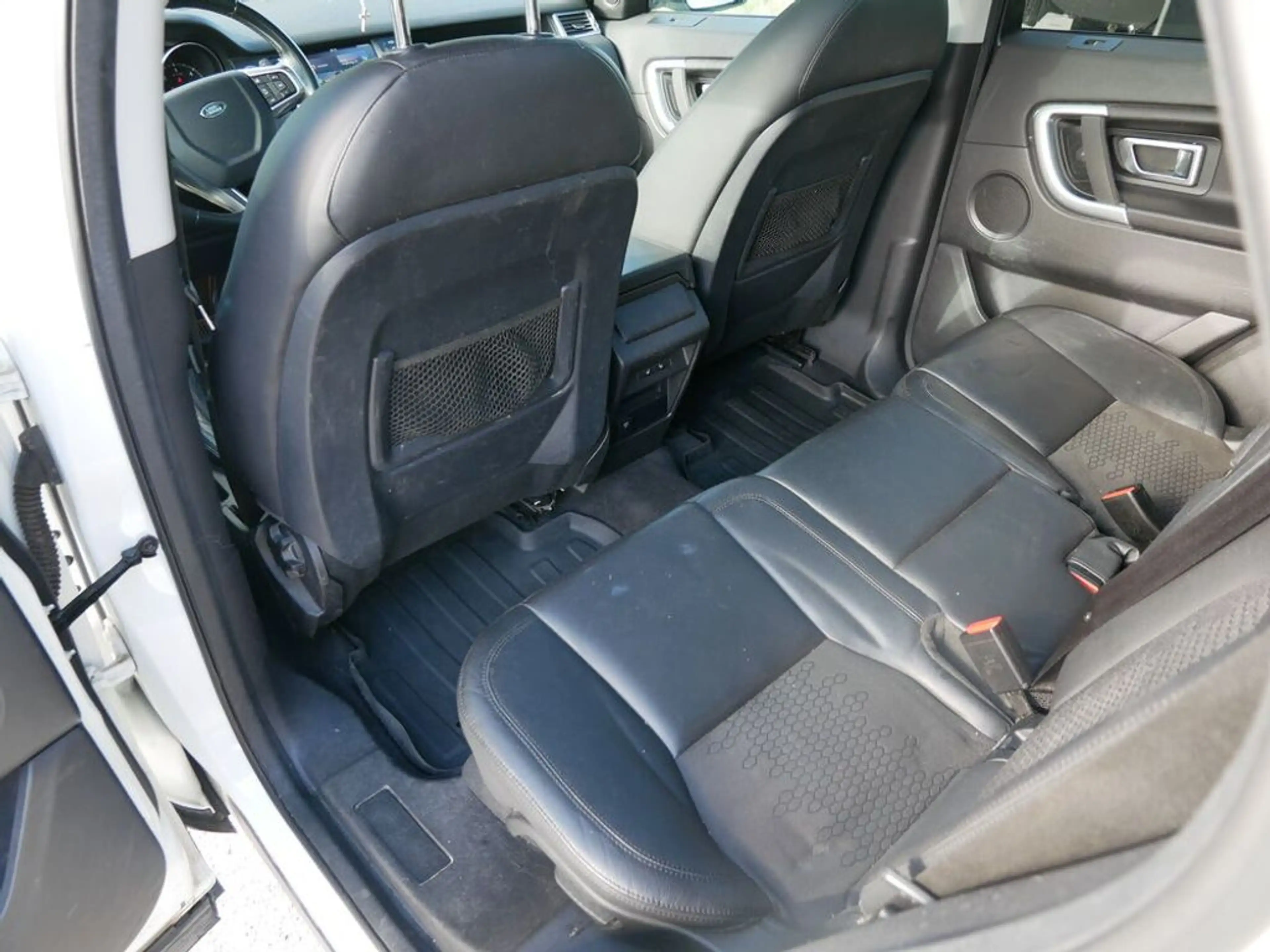 Land Rover Discovery Sport 2,0 TD4 4WD SE Aut. — photo 9