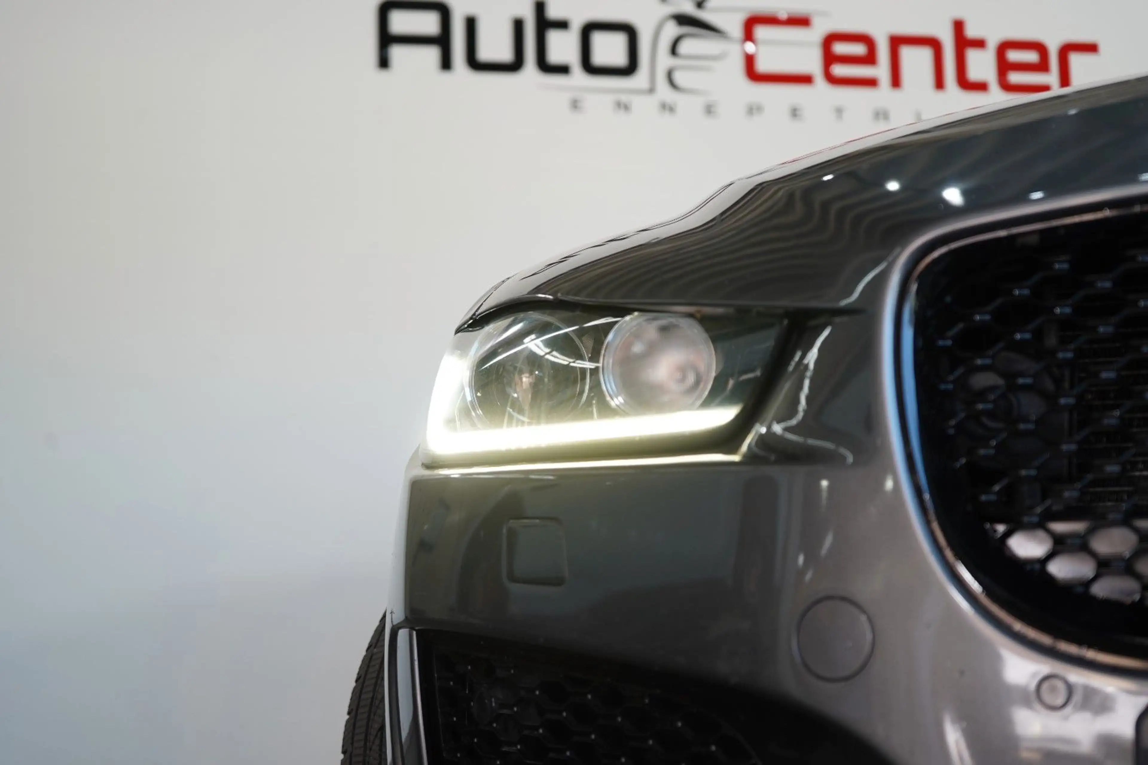 Jaguar XE R-Sport AWD*Meridian*TOTW*KAM*PANO* — photo 8