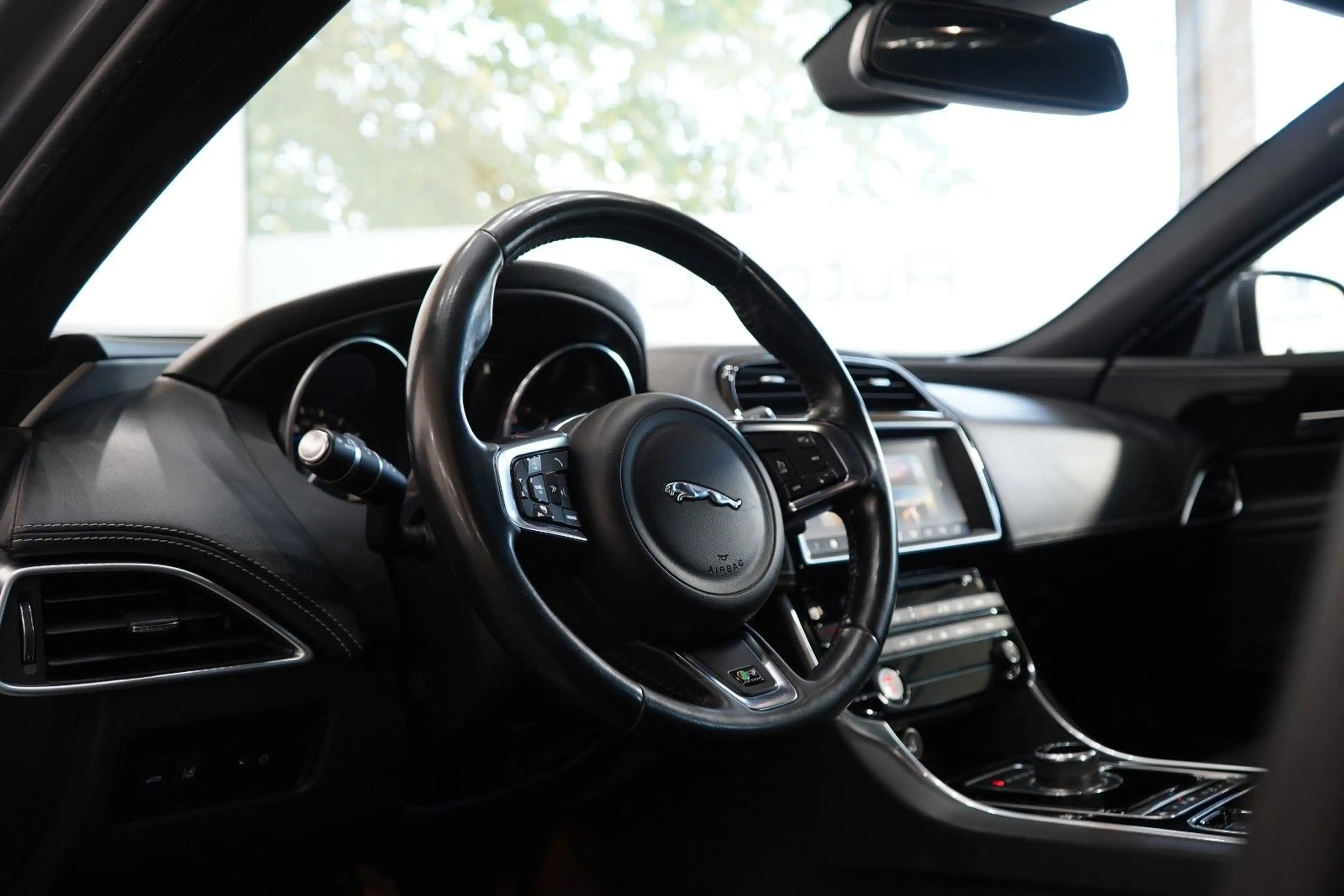 Jaguar XE R-Sport AWD*Meridian*TOTW*KAM*PANO* — photo 15
