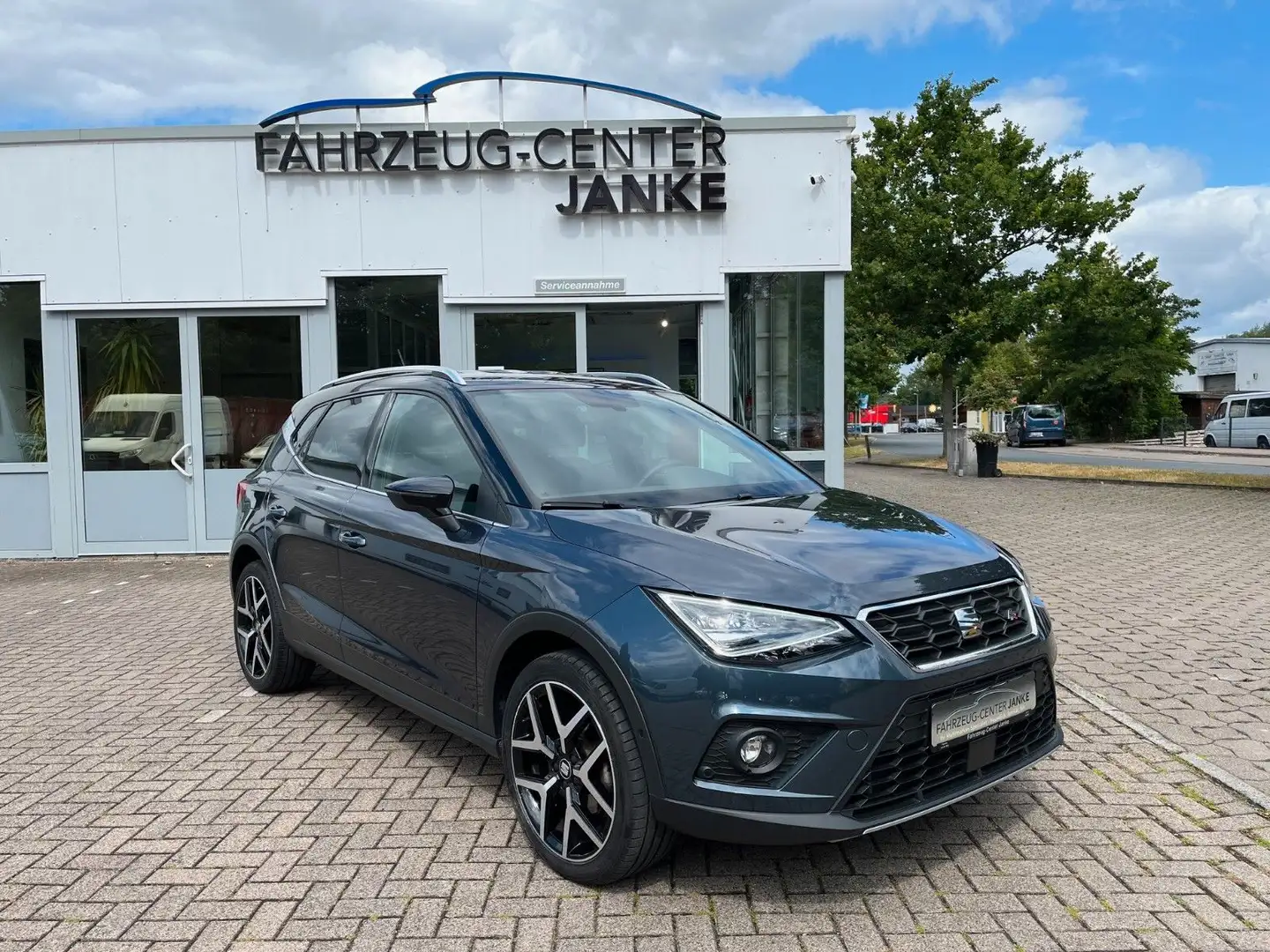 SEAT Arona FR  DSG +Navi/Kamera/CarPlay+ Grijs - 1