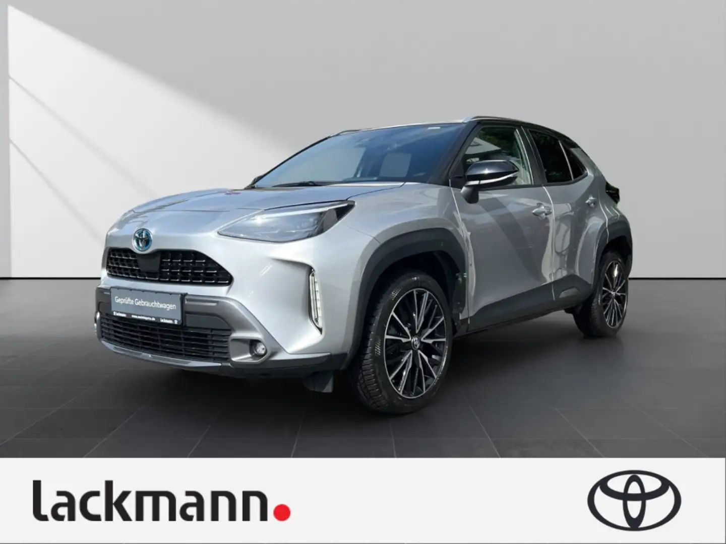Toyota Yaris Cross 1.5 Hybrid AWD-i Premiere Edition Silber - 1