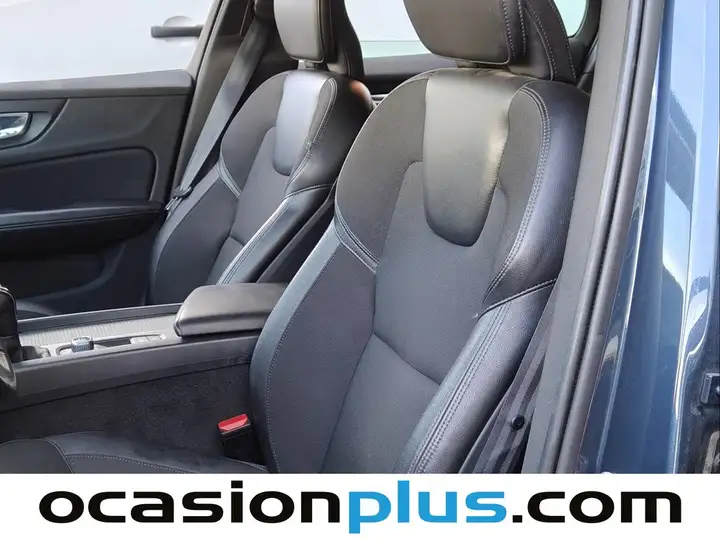 Volvo S60 D4 Momentum 2019, foto 5