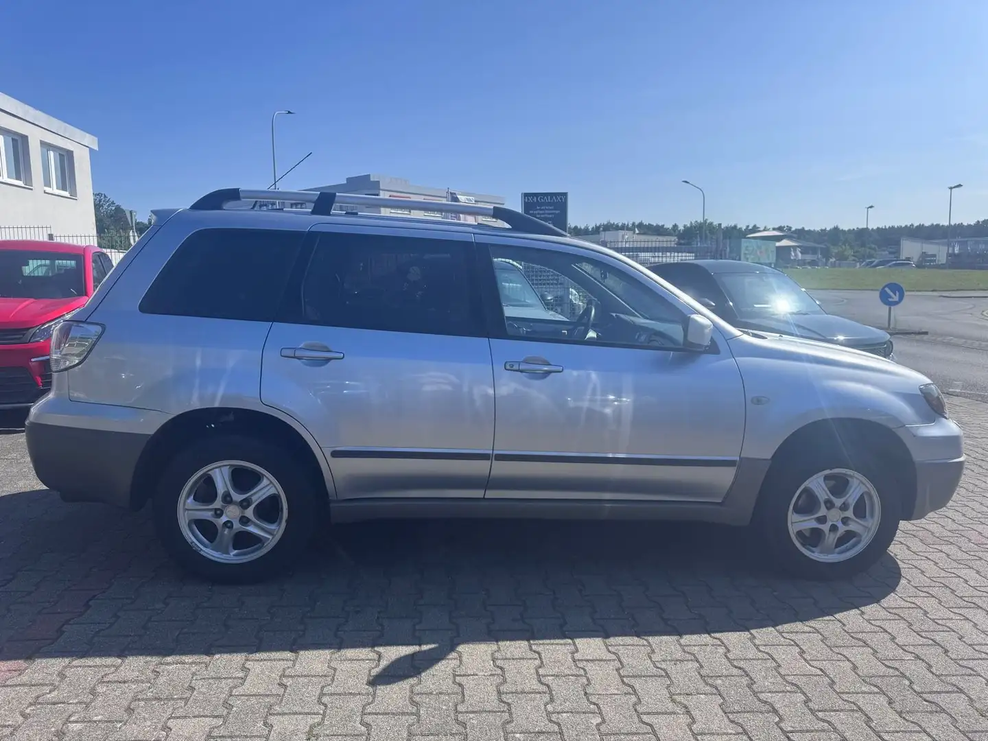 Mitsubishi Outlander 2.0 Sport, 44TKM !!! Silber - 2