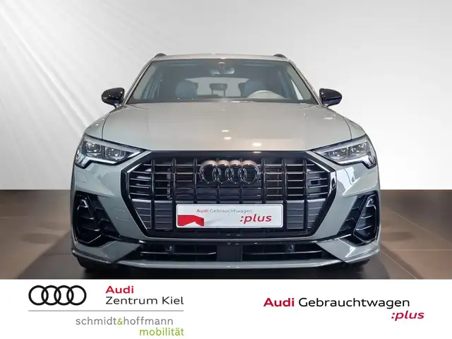 Audi Q3 view 2