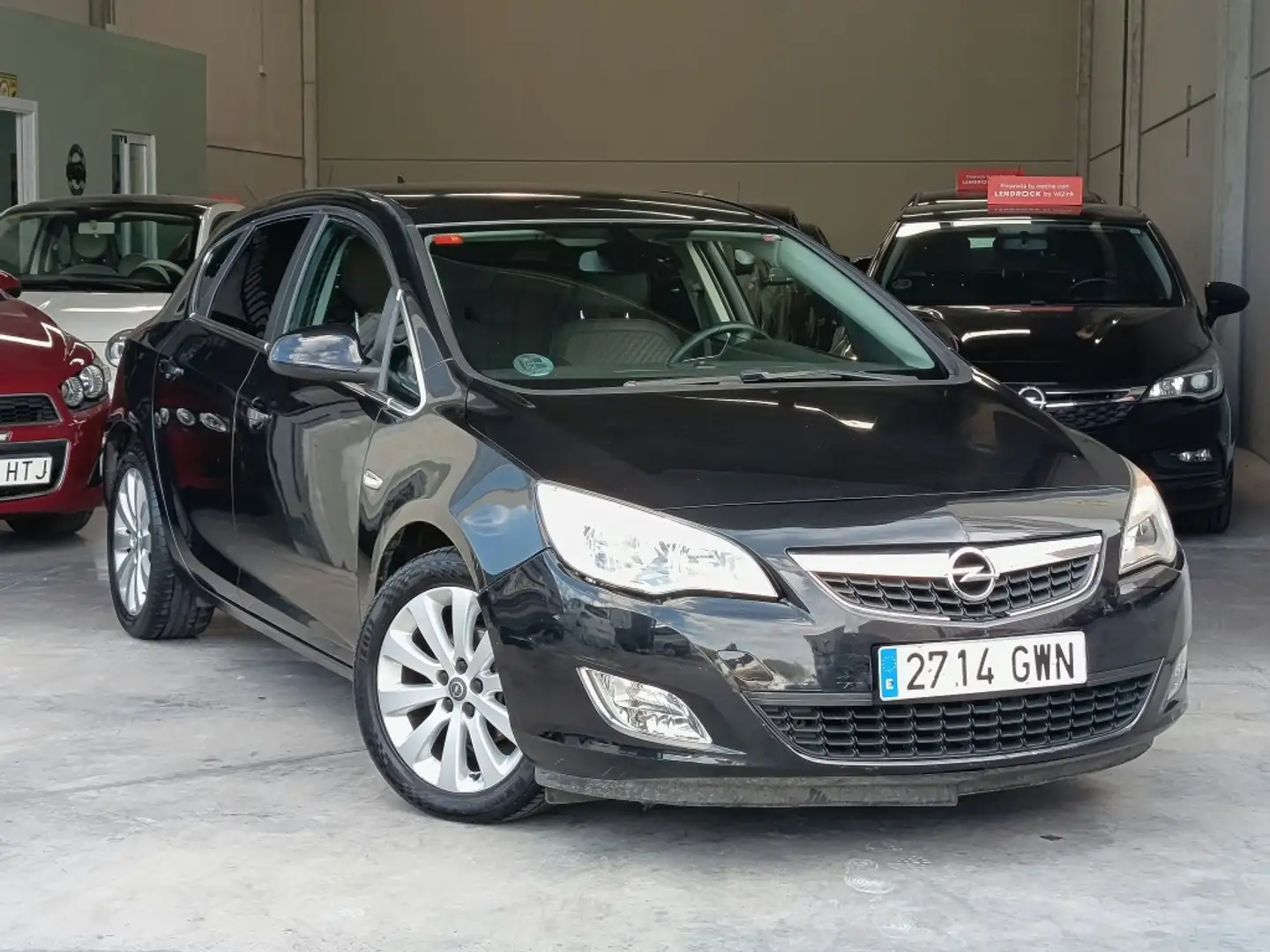 Opel Astra 1.6 Cosmo Negro - 2