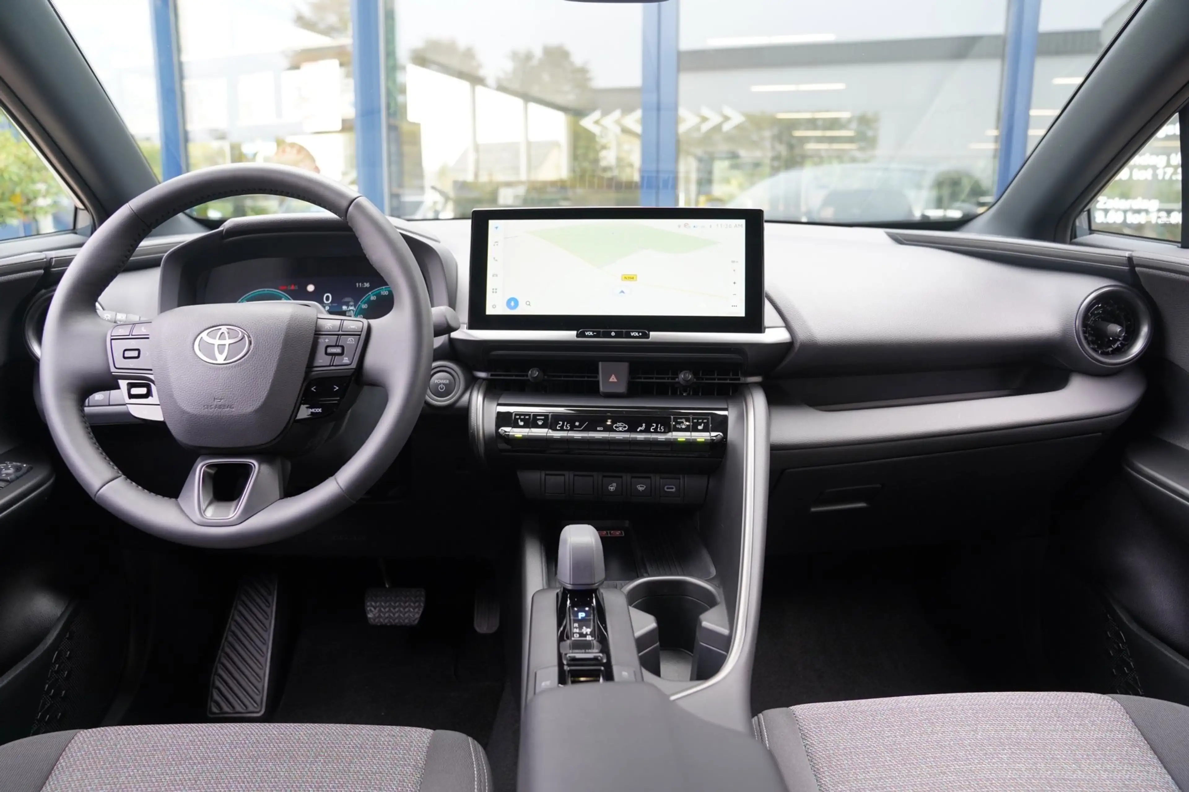 Toyota C-HR 1.8 Hybrid 140 Dynamic | Prijs rijklaar incl. 12 m — photo 3