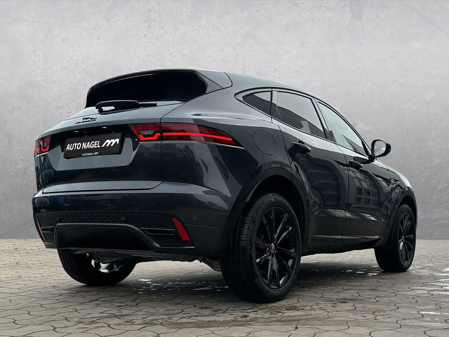 Jaguar E-Pace E-Pace D200 AWD R-Dyn. SE 20"Pano BlackP WinterP Gri - 2