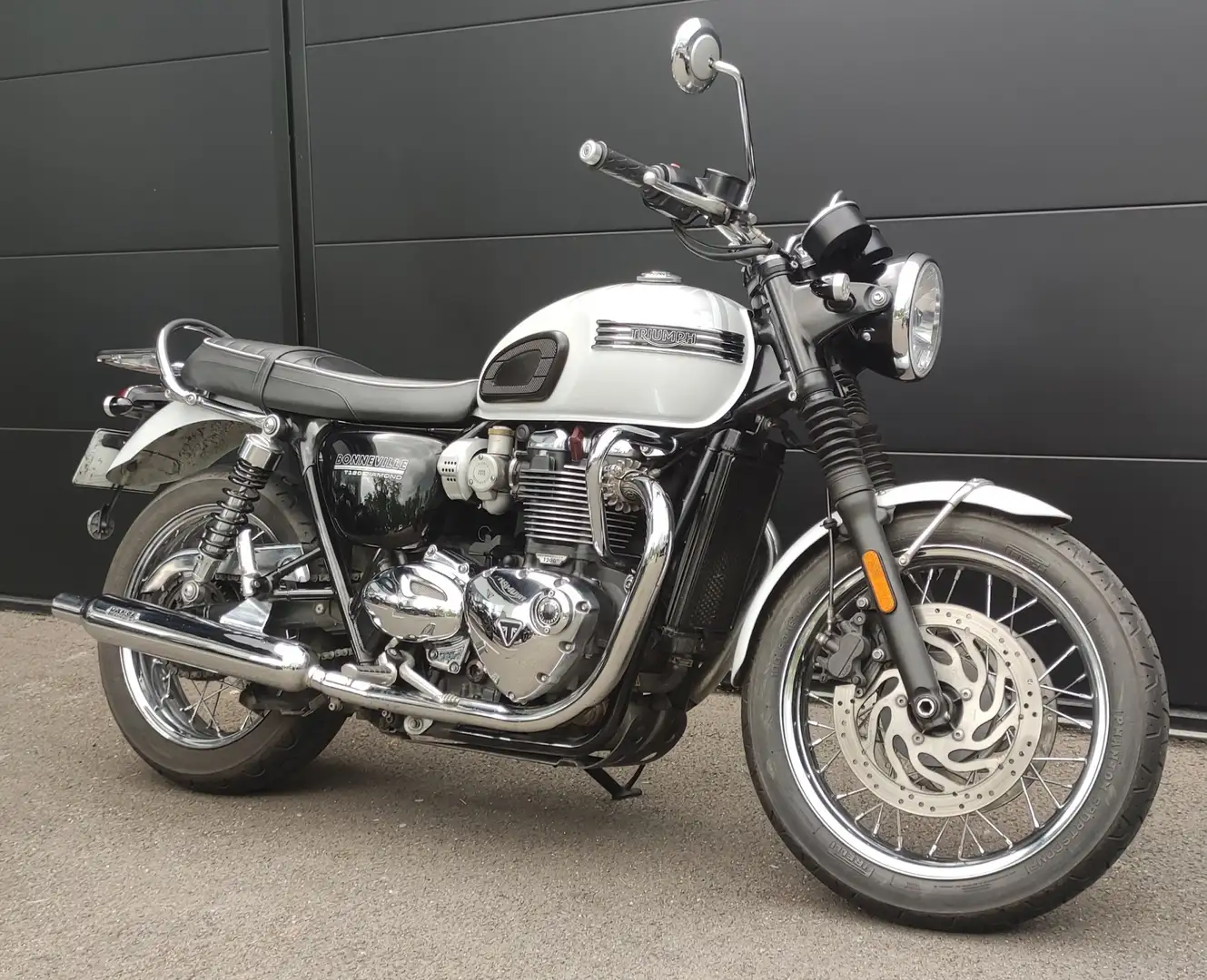 Triumph Bonneville T120 Blanc - 1