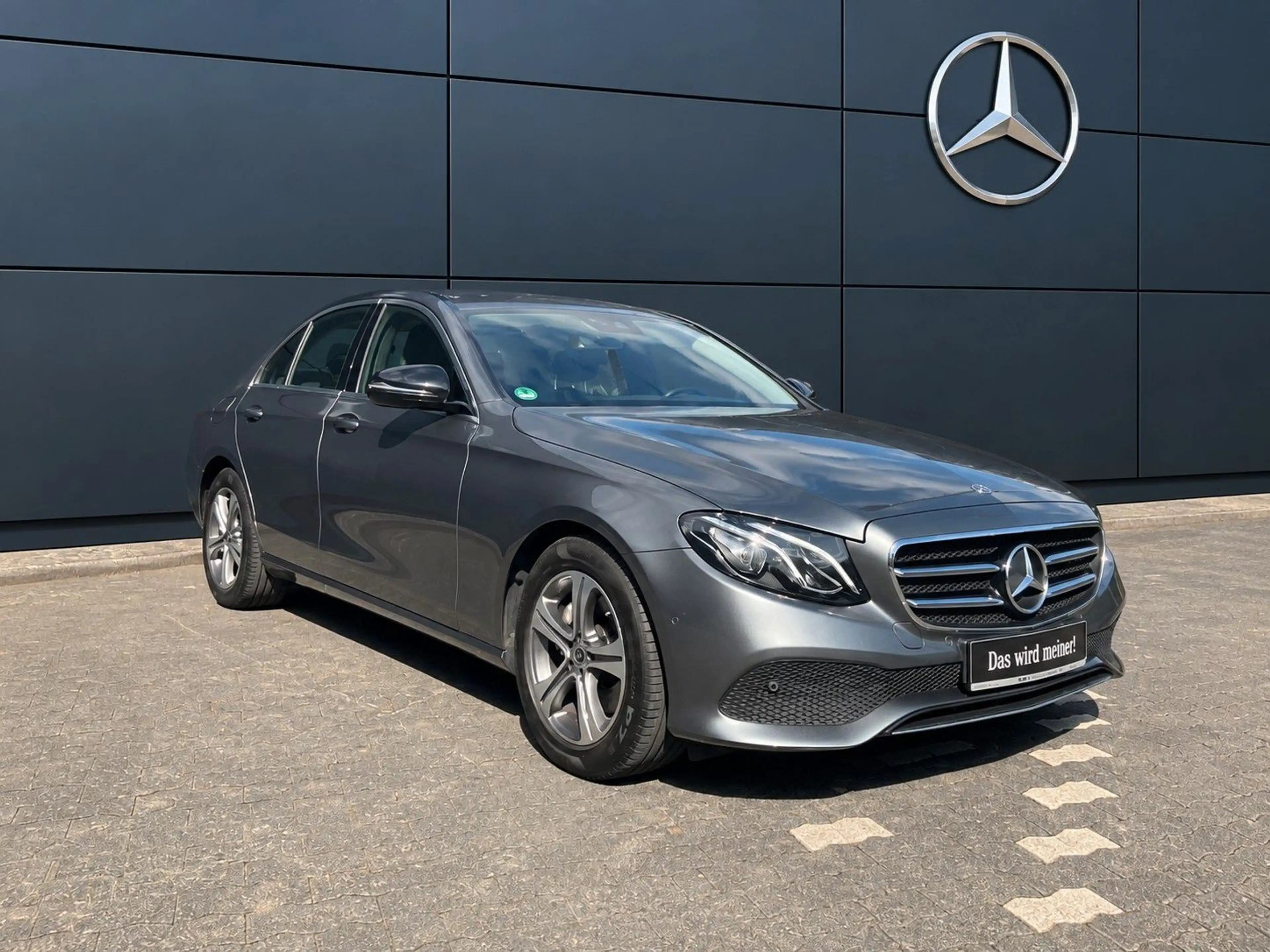Mercedes-Benz E 200 Limousine Avantgarde — photo 2
