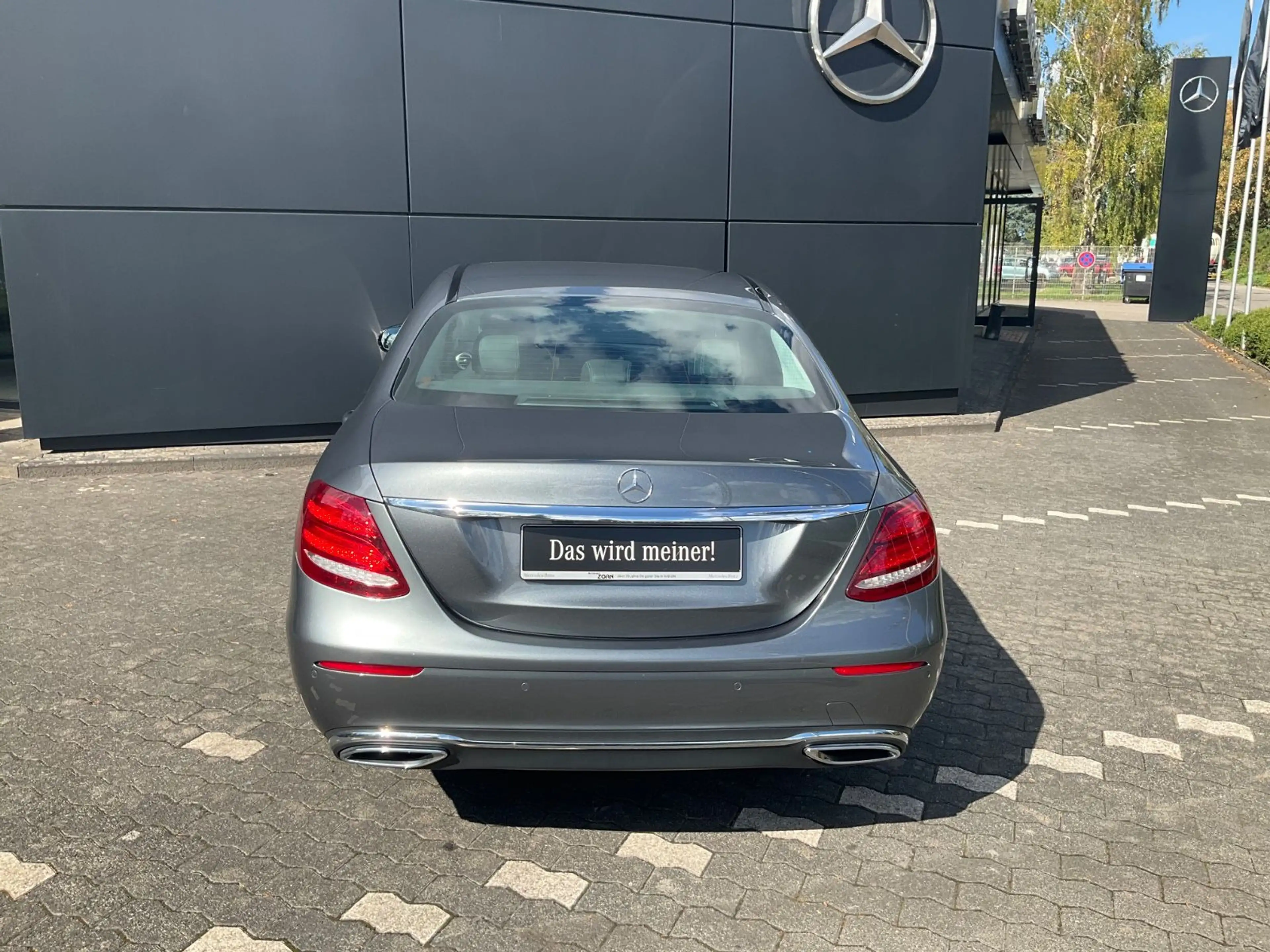 Mercedes-Benz E 200 Limousine Avantgarde — photo 7