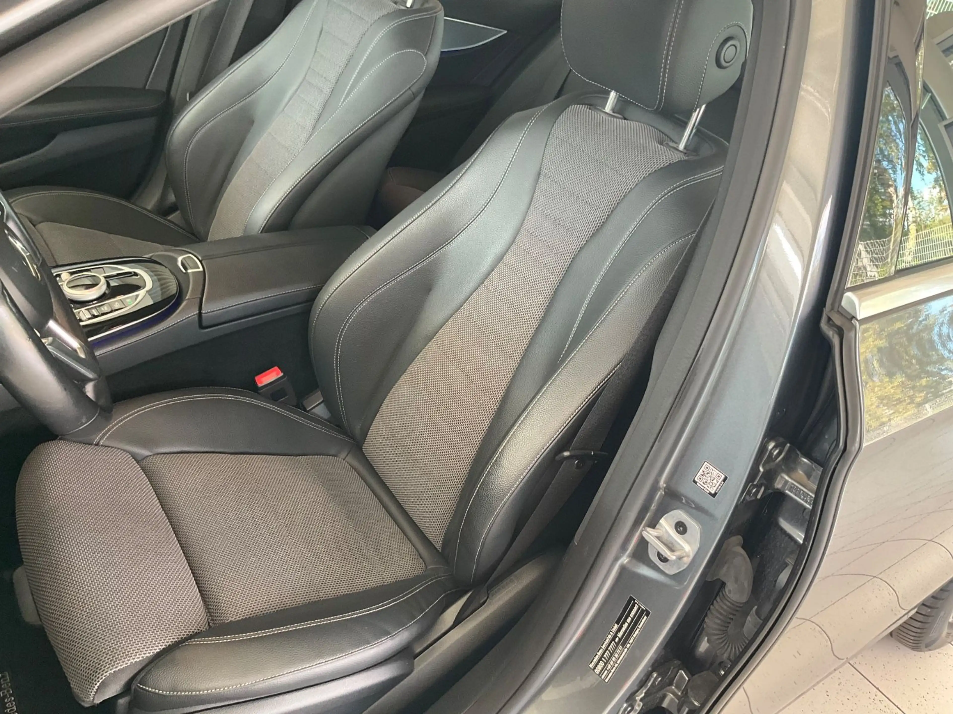 Mercedes-Benz E 200 Limousine Avantgarde — photo 14