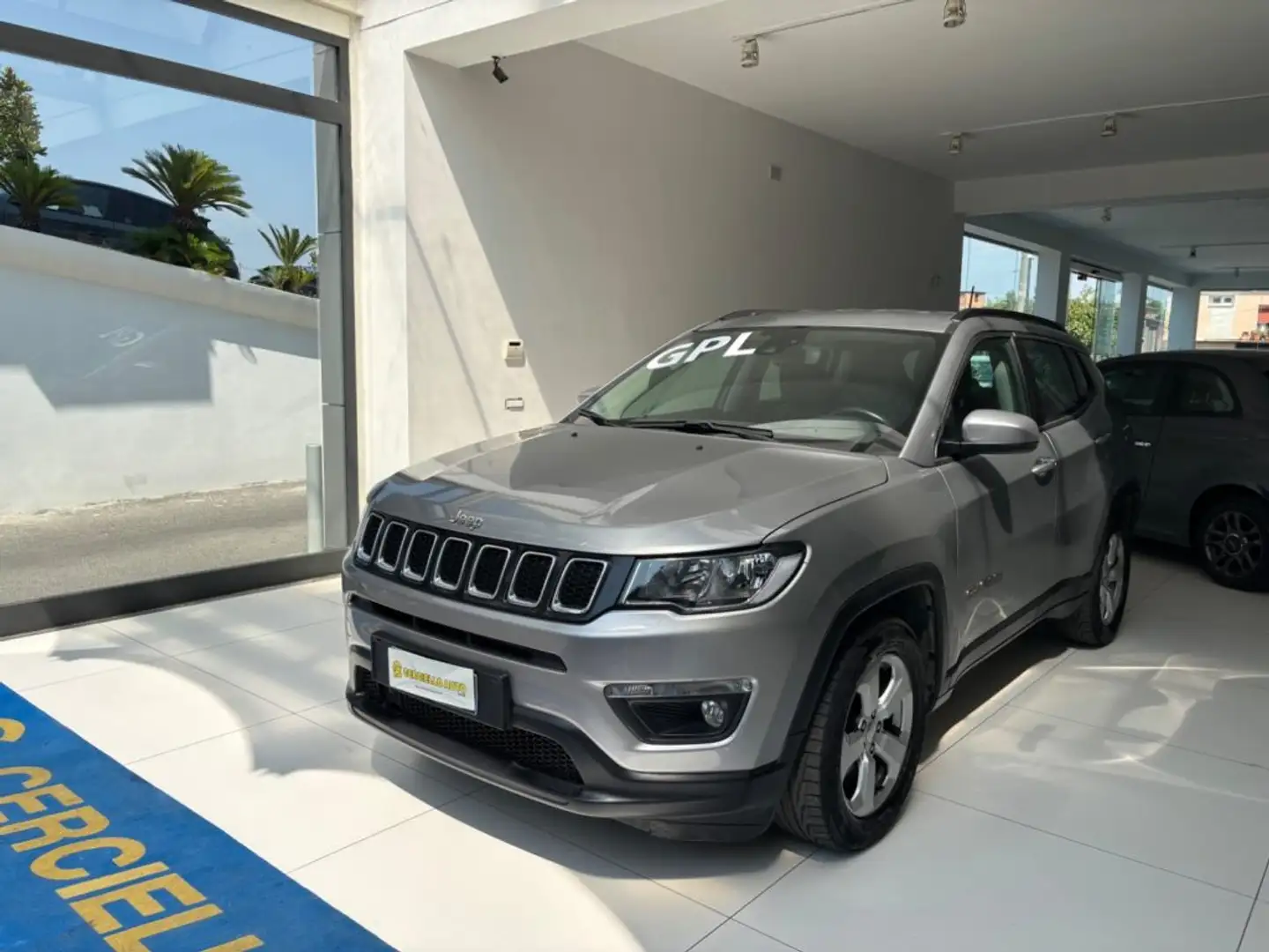 Jeep Compass 1.4 MultiAir 2WD Business GPL TUA DA €189,00 MEN Grigio - 1