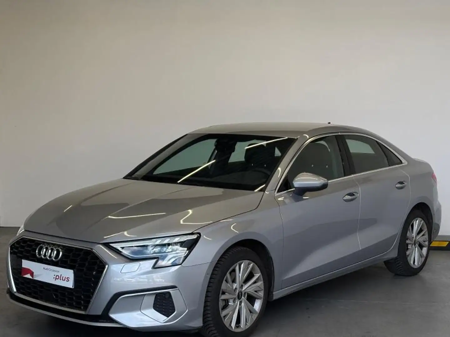 Audi A3 35 TFSI 150ch Mild Hybrid Design Luxe S tronic 7 - 1