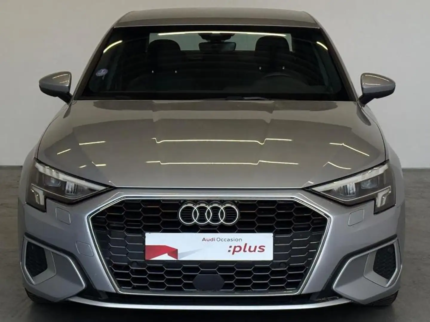Audi A3 35 TFSI 150ch Mild Hybrid Design Luxe S tronic 7 Zilver - 2