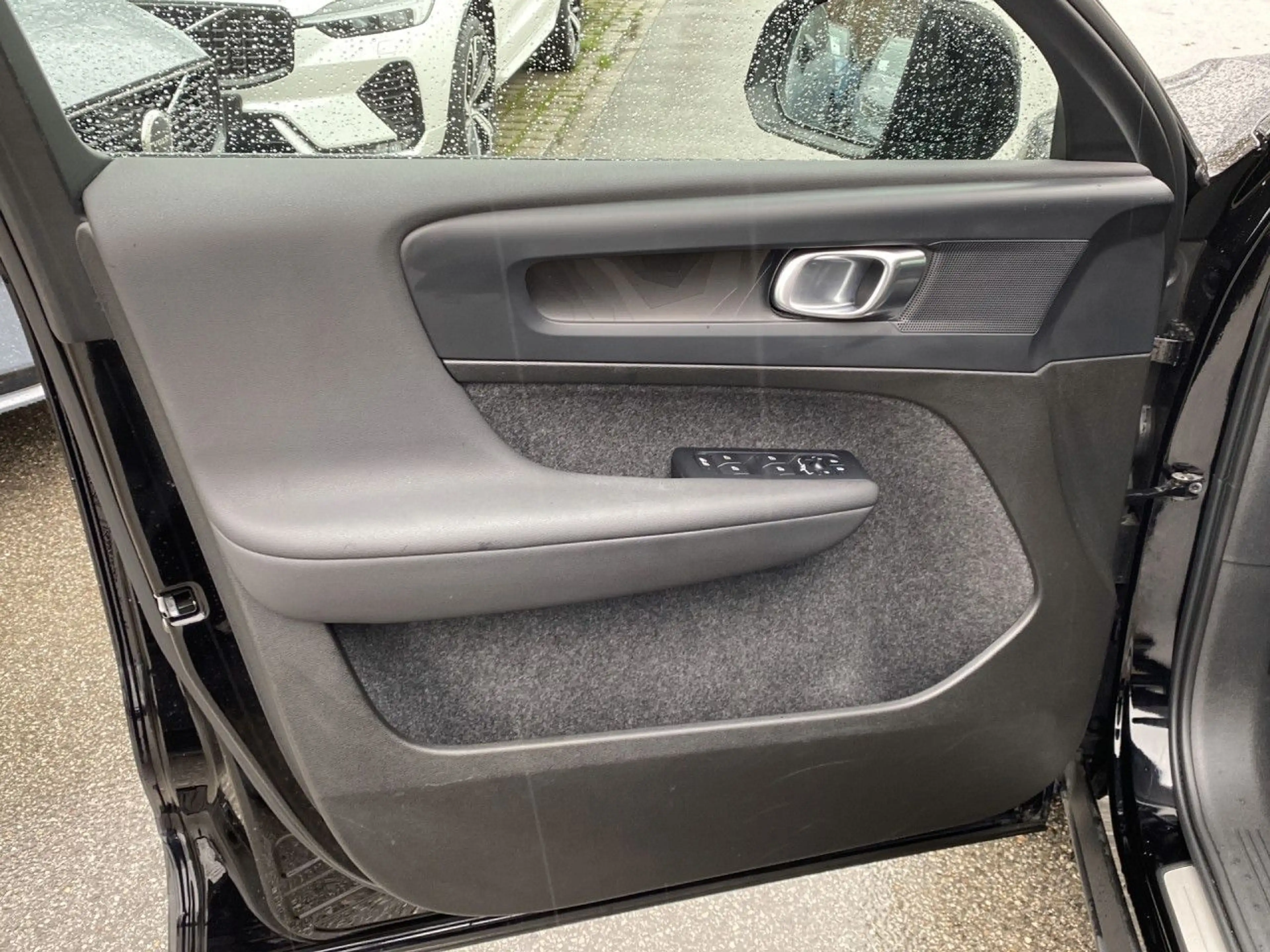 Volvo C40 Plus Recharge Pure Electric 2WD Bluetooth LED — photo 10