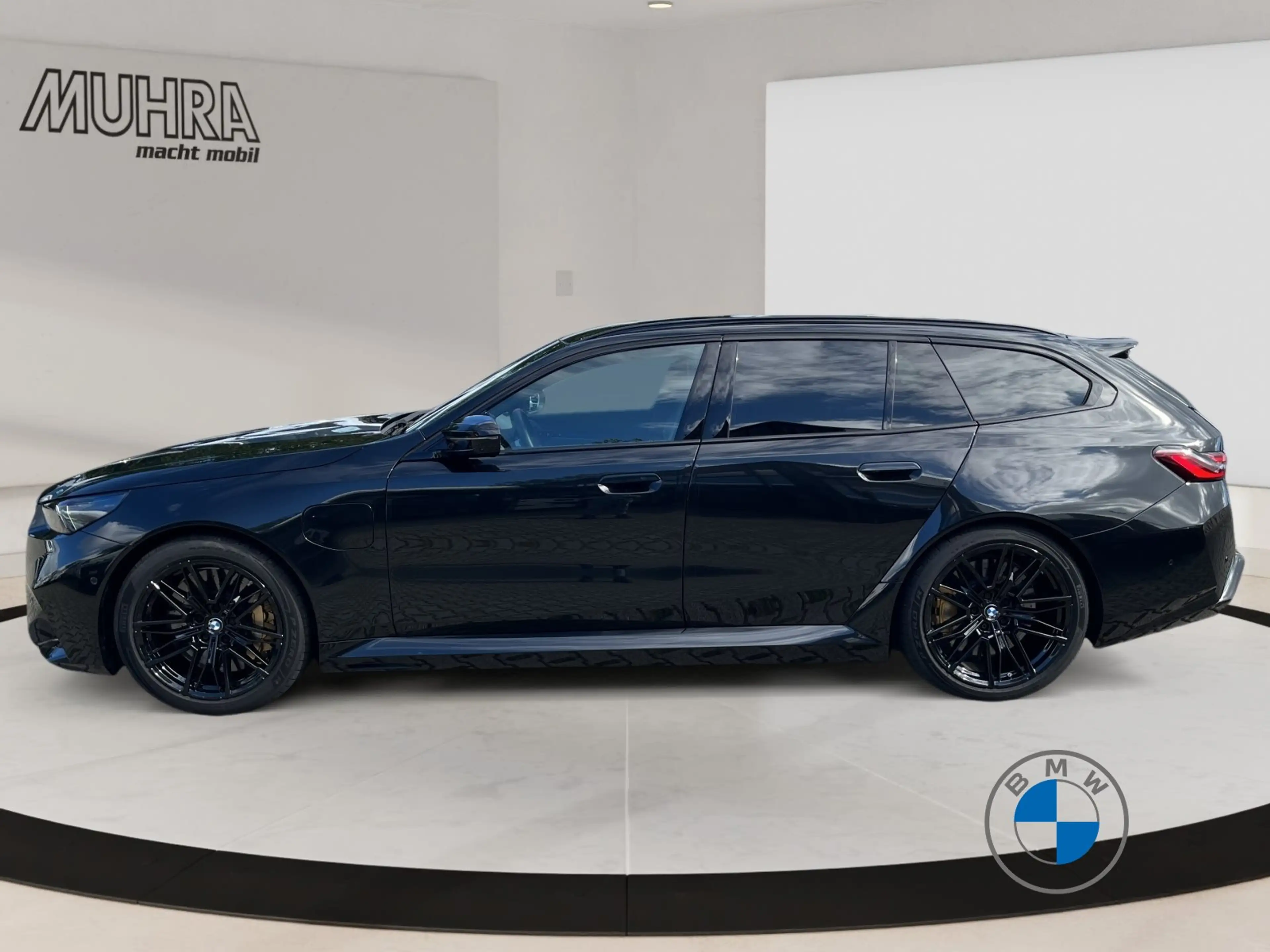 BMW M5 Touring M Sport 20"/21" Keramik Pano AHK — photo 3