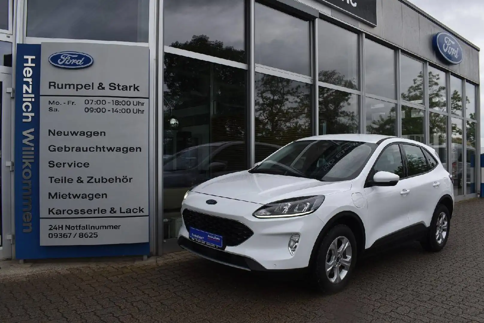Ford Kuga Plug-In Hybrid Cool & Connect Biały - 1