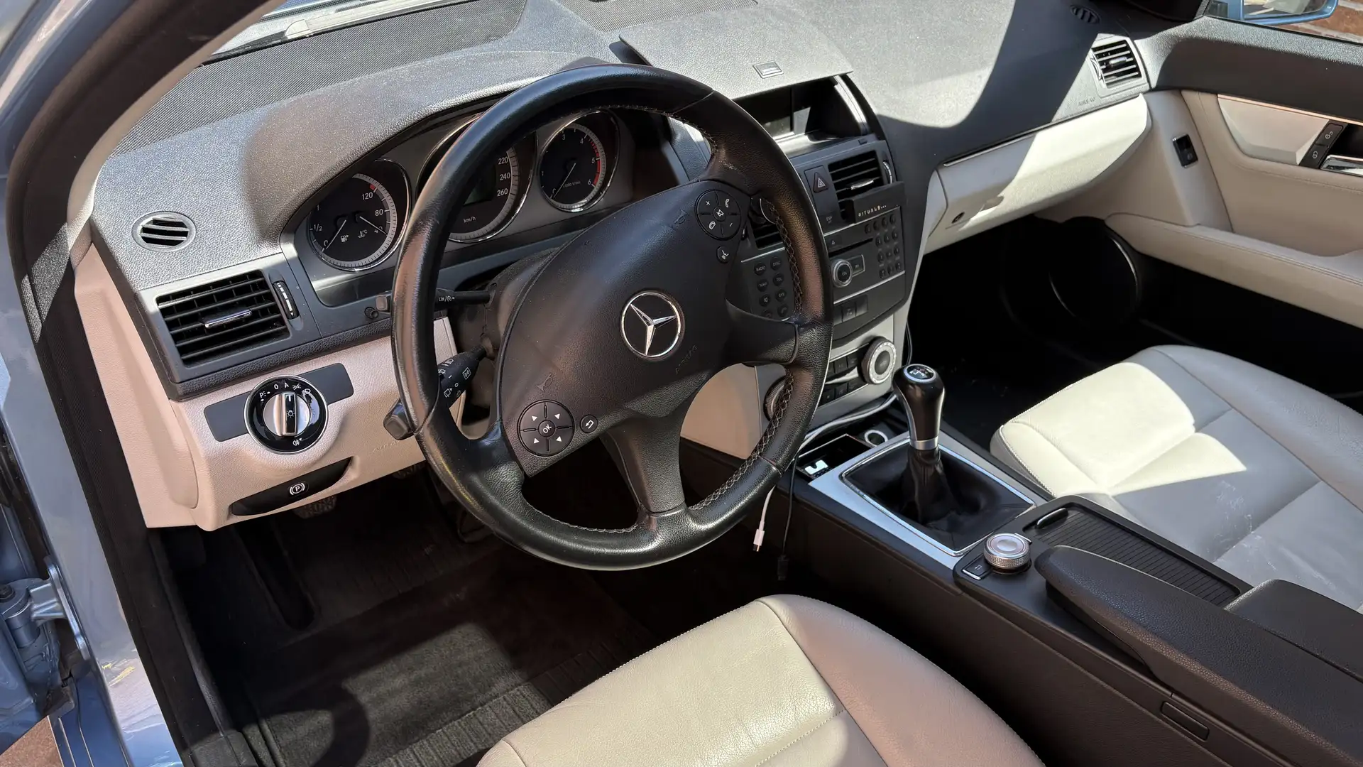 Mercedes-Benz C 200 CDI BlueEFFICIENCY Elegance - 2
