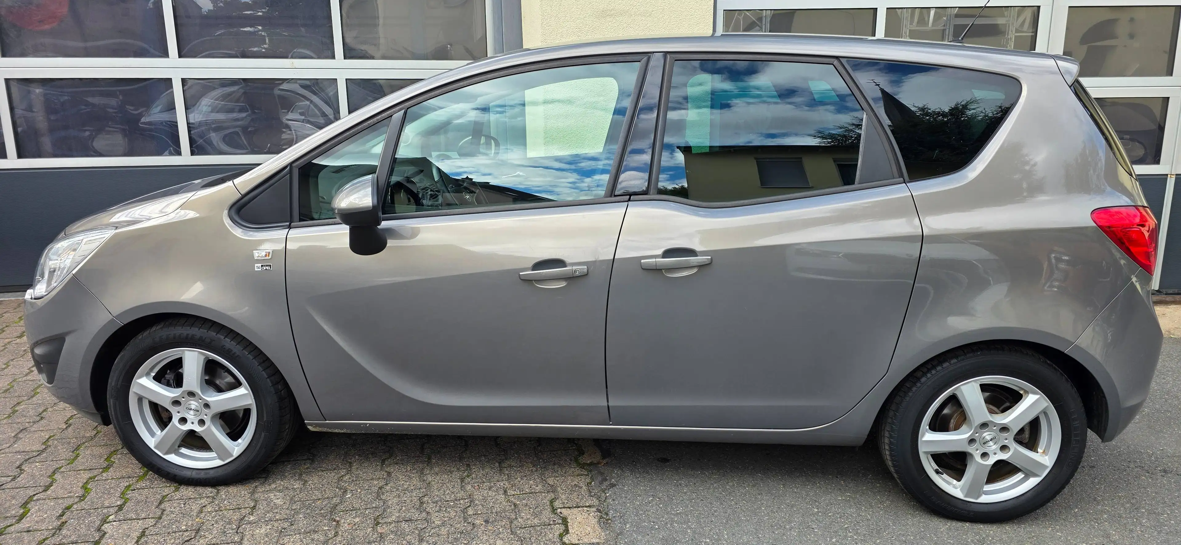 Opel Meriva 150 Jahre Opel*Aut*PDC*Klima*Sitzheizung — photo 4