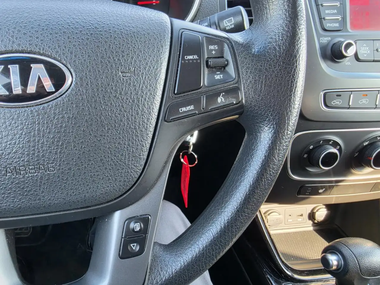 Kia Sorento photo Kia Sorento
