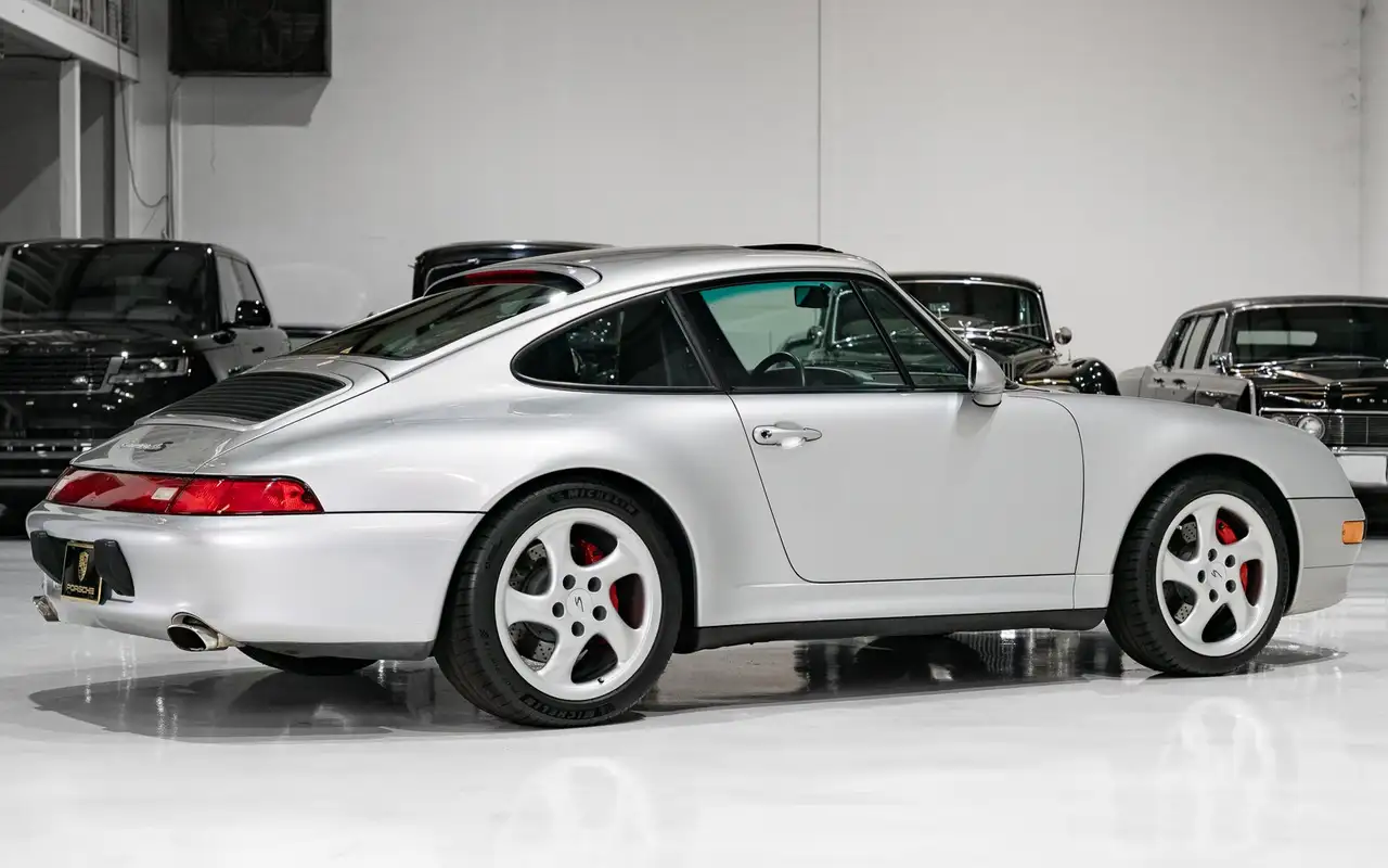 Porsche 911 CARRERA 4S SUNROOF COUPE (ONE OWNER, SIX-SPEED MANUAL) ONE OWNER, SIX-SPEED MANUAL, foto 6
