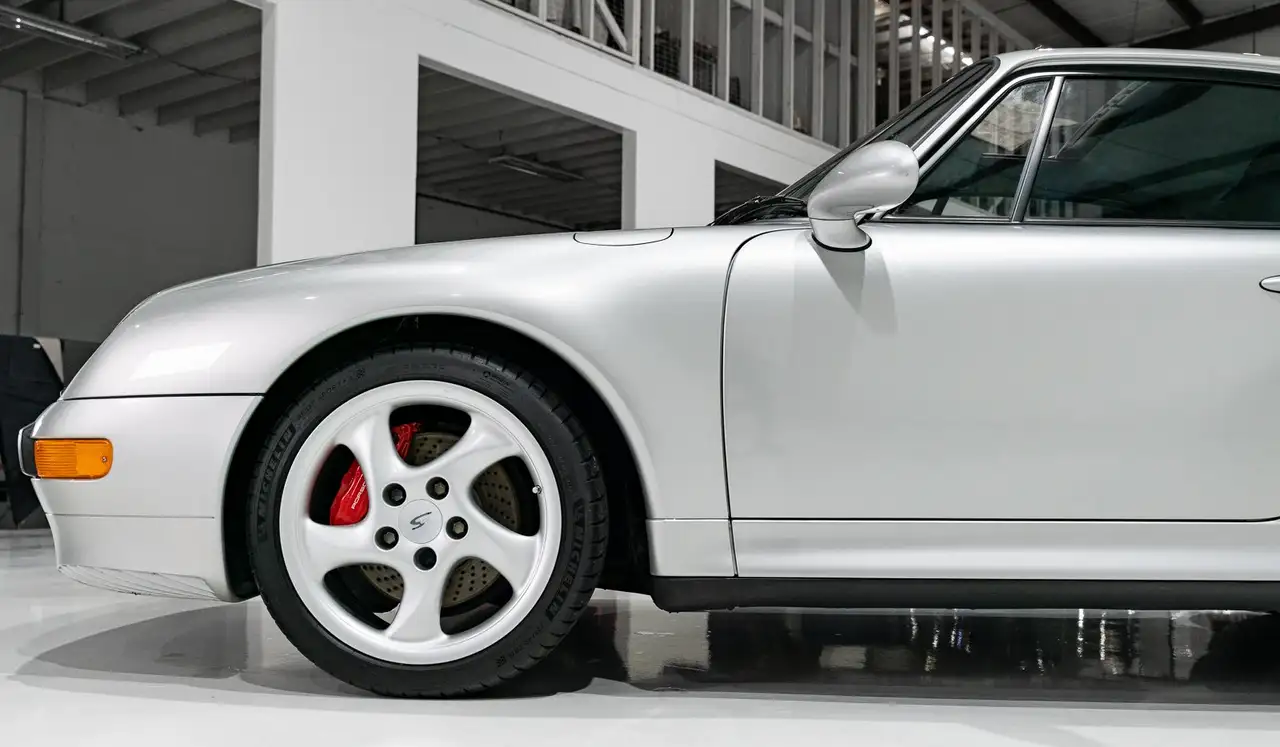 Porsche 911 CARRERA 4S SUNROOF COUPE (ONE OWNER, SIX-SPEED MANUAL) ONE OWNER, SIX-SPEED MANUAL, foto 11