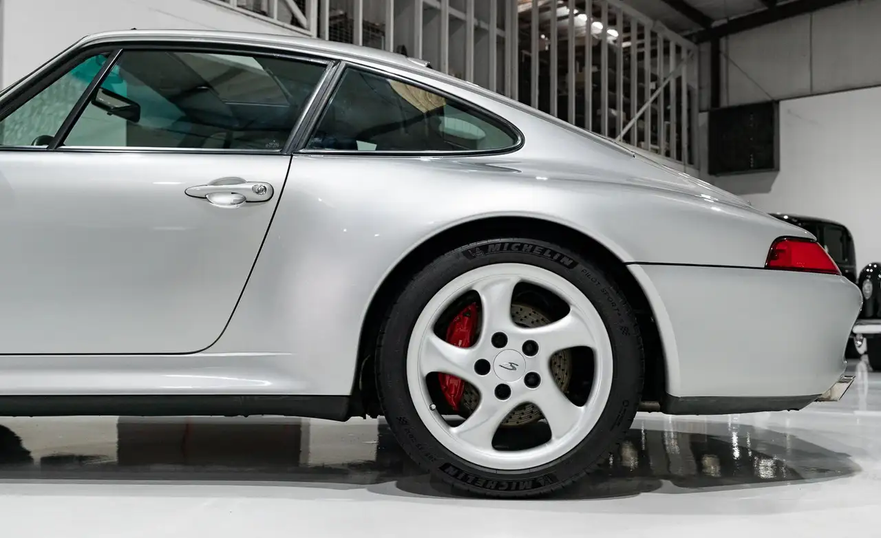 Porsche 911 CARRERA 4S SUNROOF COUPE (ONE OWNER, SIX-SPEED MANUAL) ONE OWNER, SIX-SPEED MANUAL, foto 12