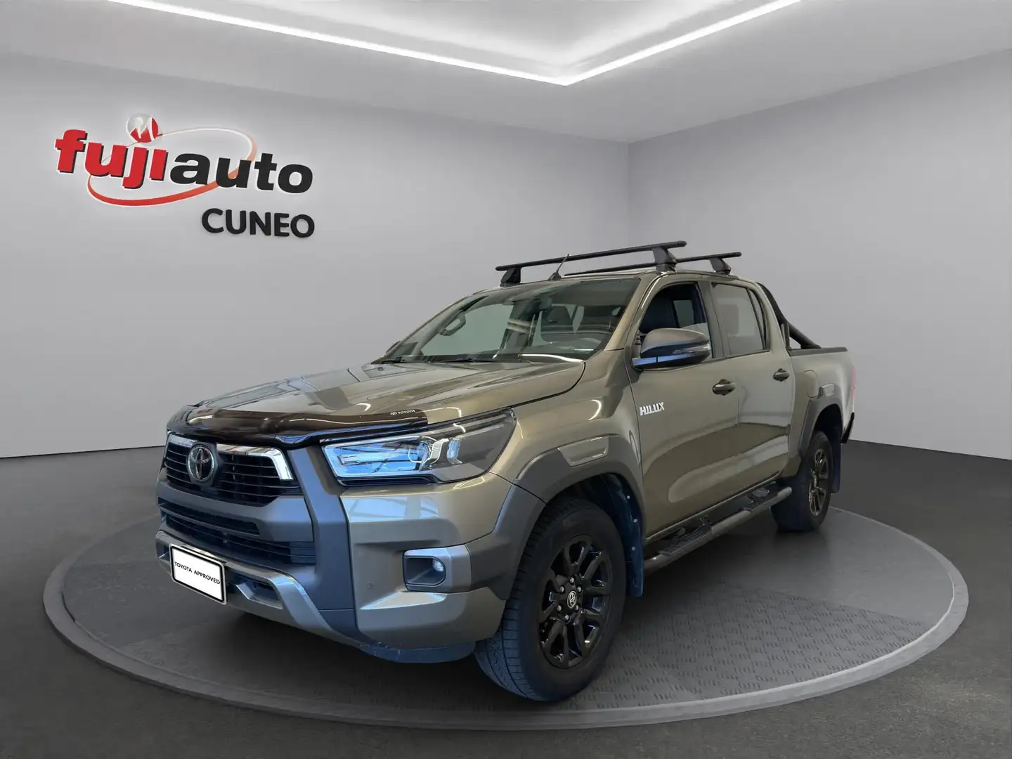 Toyota Hilux Hilux 2.8 d double cab Invincible 4wd auto Beige - 1
