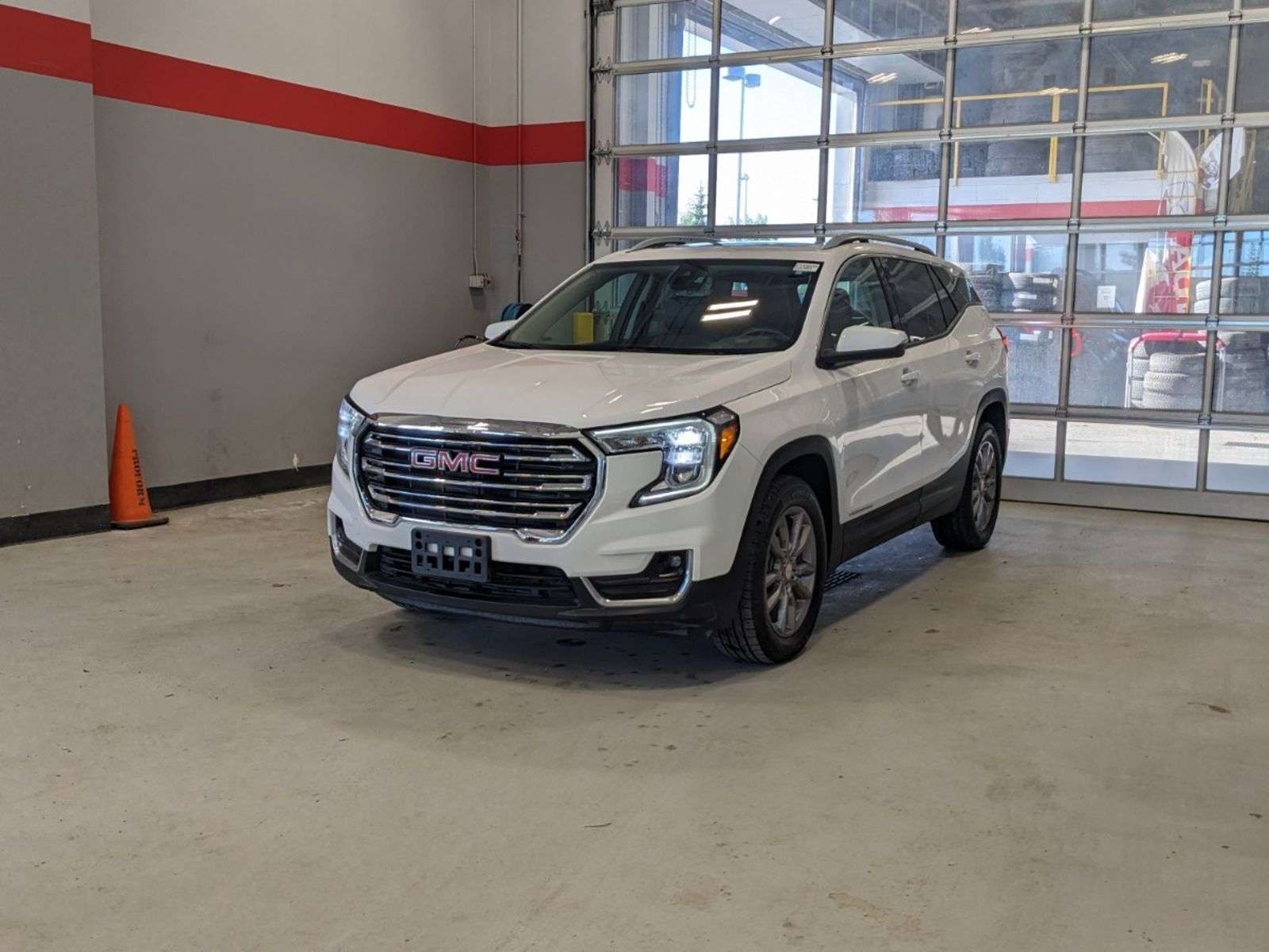 2023 GMC Terrain SLT - Leather, Sunroof, Heated Seats