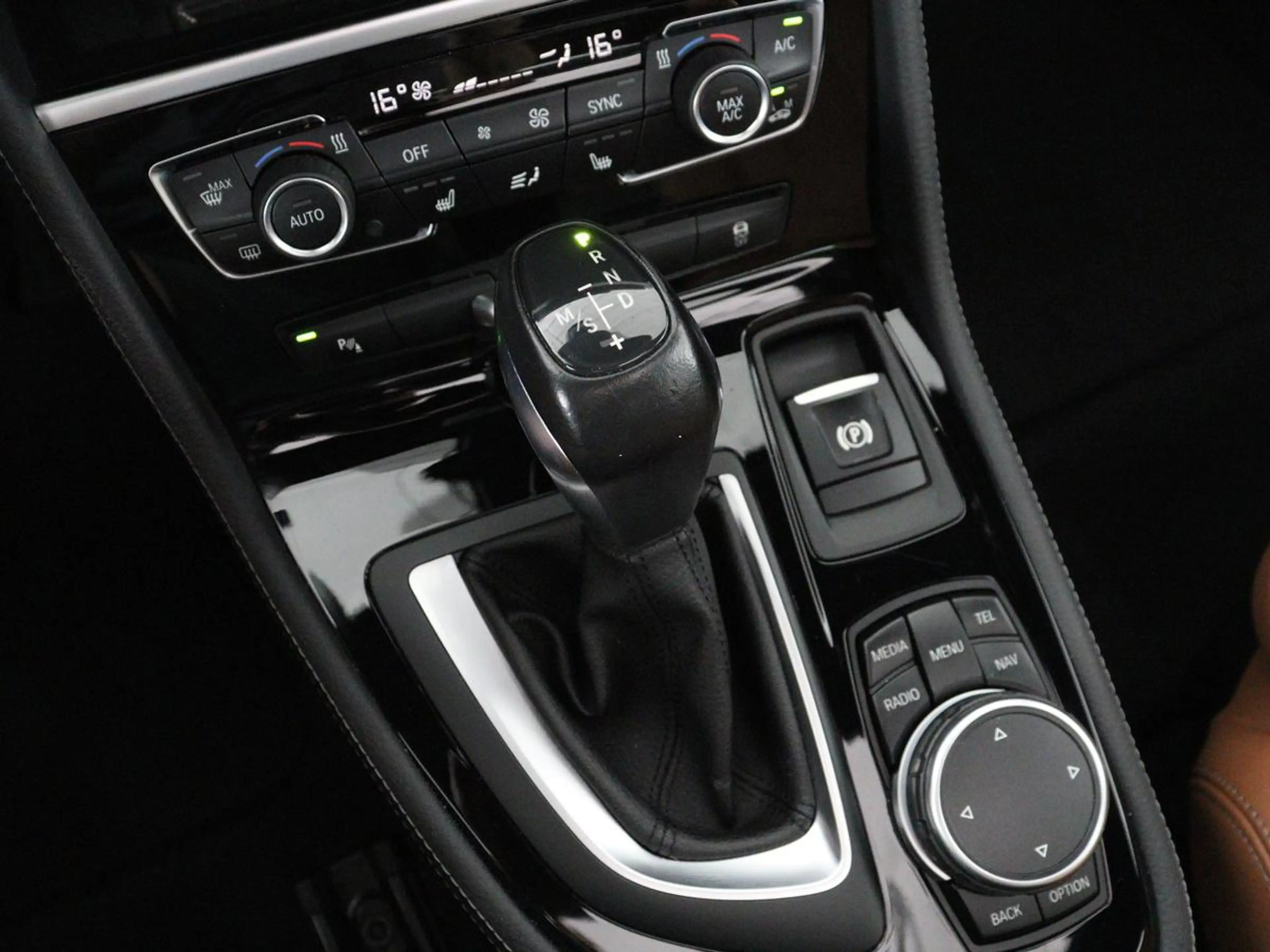 BMW 220 2-serie Active Tourer 220i High Executive | Panora — photo 16