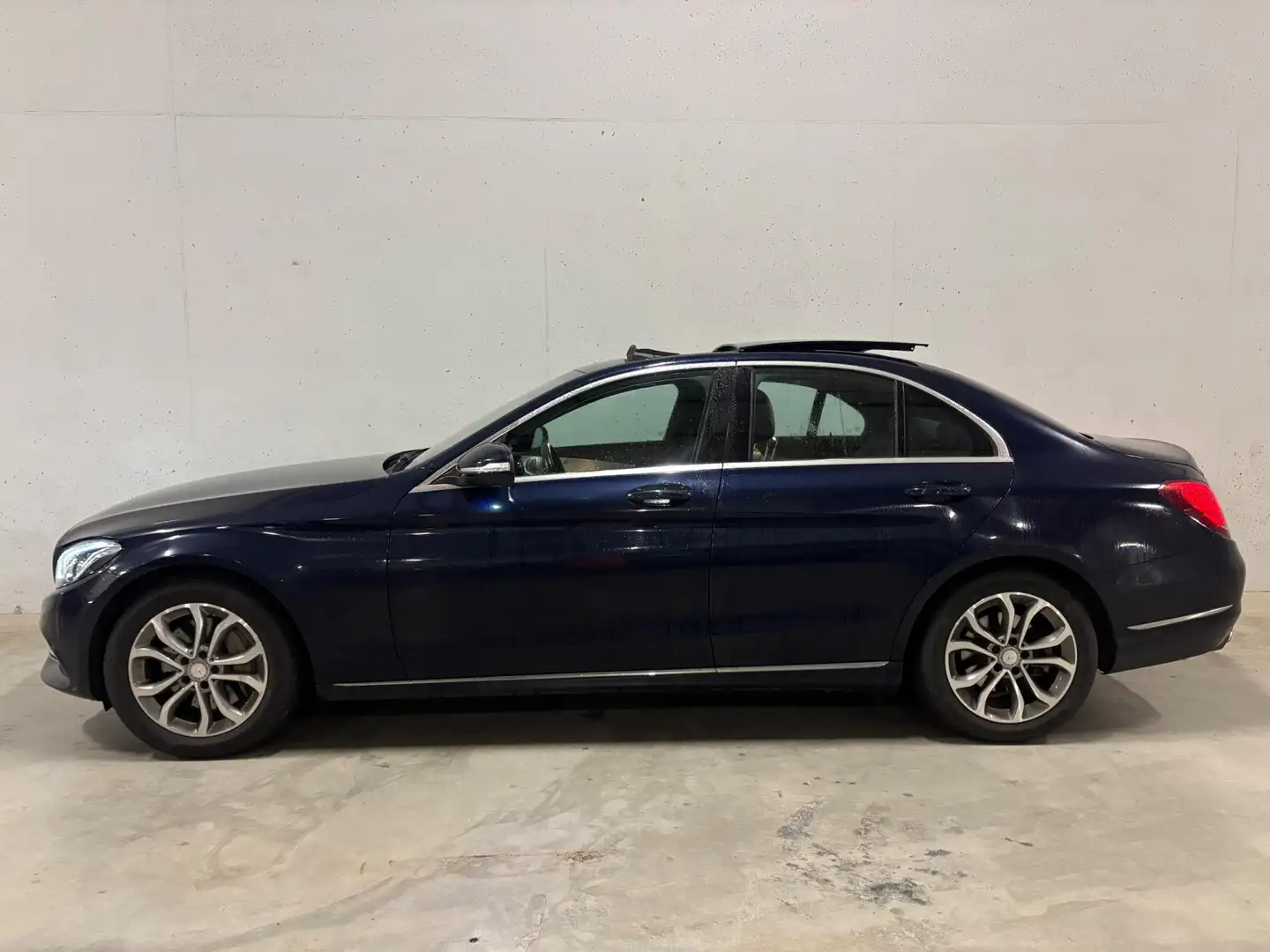 Mercedes-Benz C 350 e AMG Pano Burmester Camera Bleu - 2