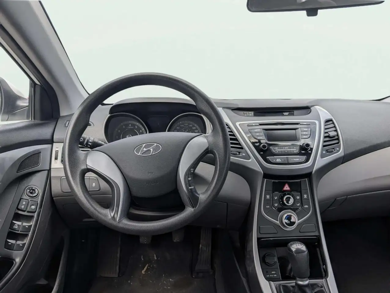 Hyundai ELANTRA снимка Hyundai ELANTRA