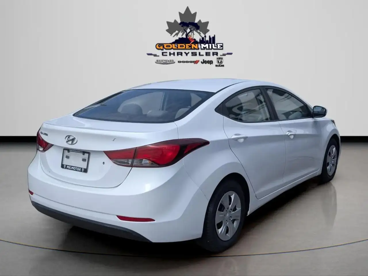 Hyundai ELANTRA снимка Hyundai ELANTRA