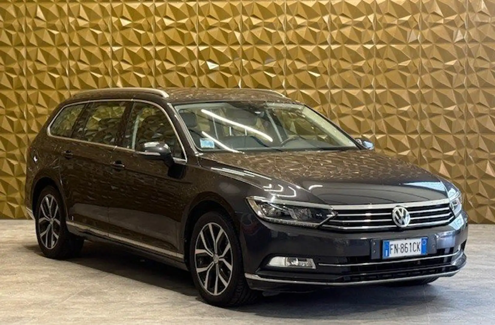 Volkswagen Passat Variant Passat Variant 2.0 tdi Highline 150cv dsg Zwart - 2