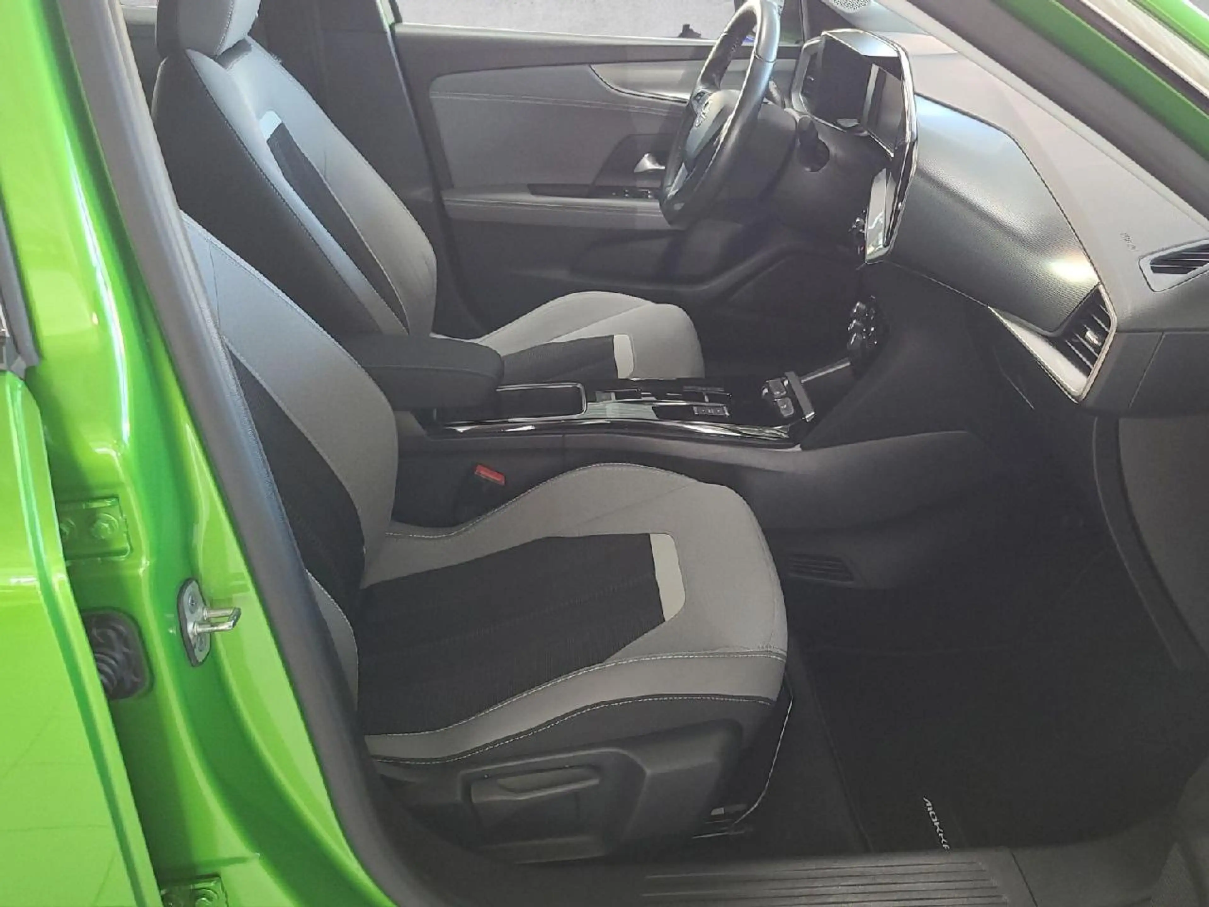 Opel Mokka-E e Elegance — photo 10